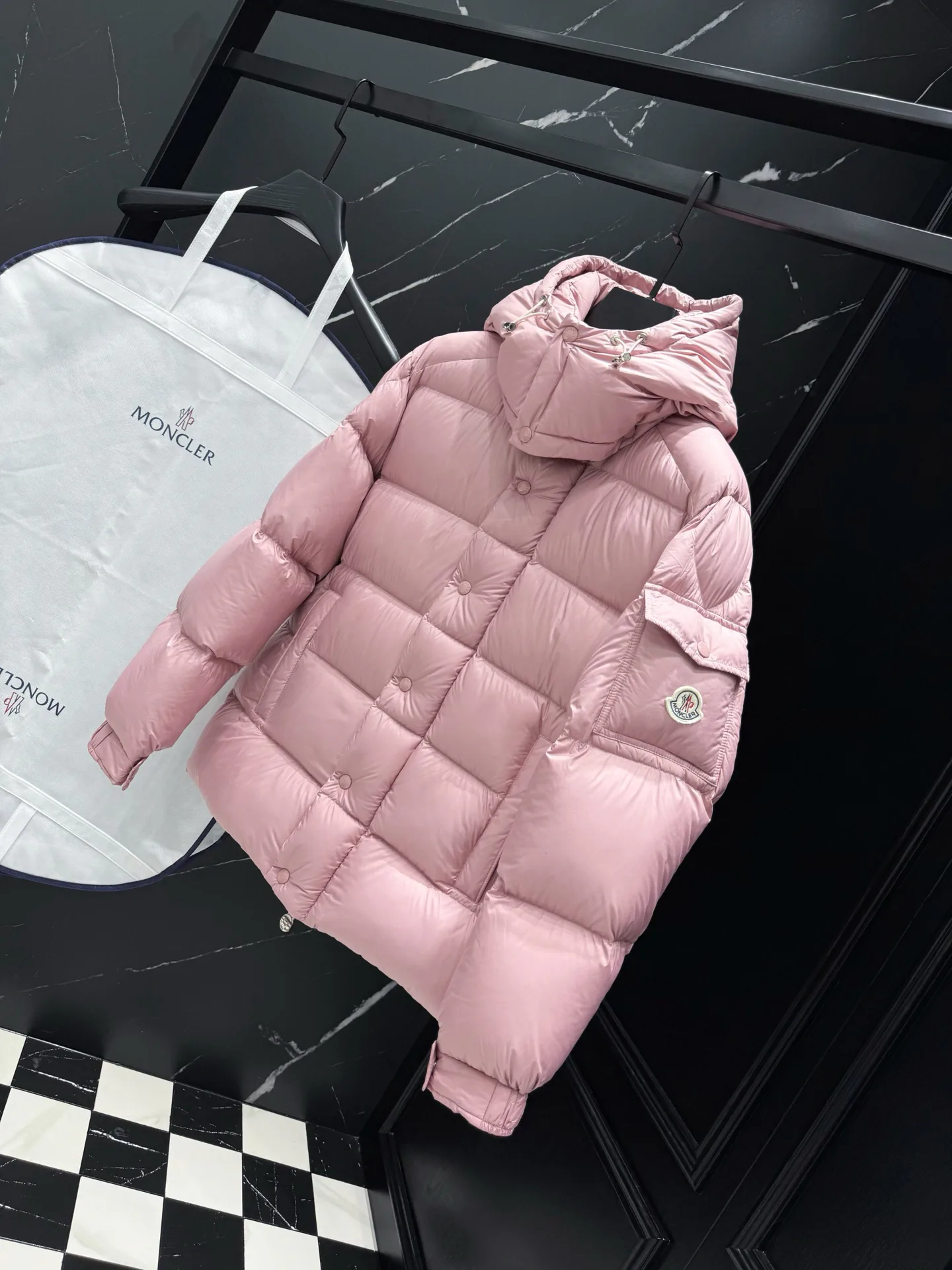 Women's Jackets And Down Jackets MONCLER 18035671