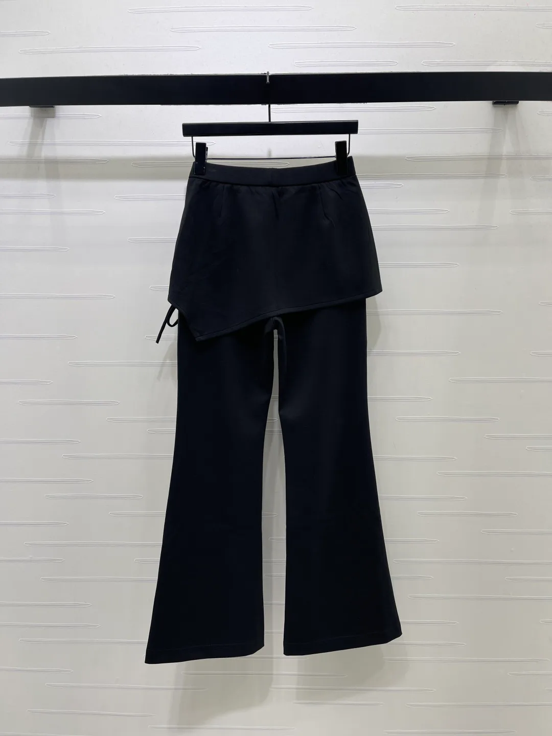 Women's Trousers SAINT LAURENT 18437175