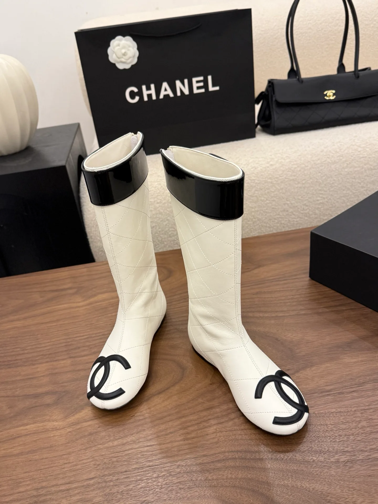 Women's Boots CHANEL 17981324
