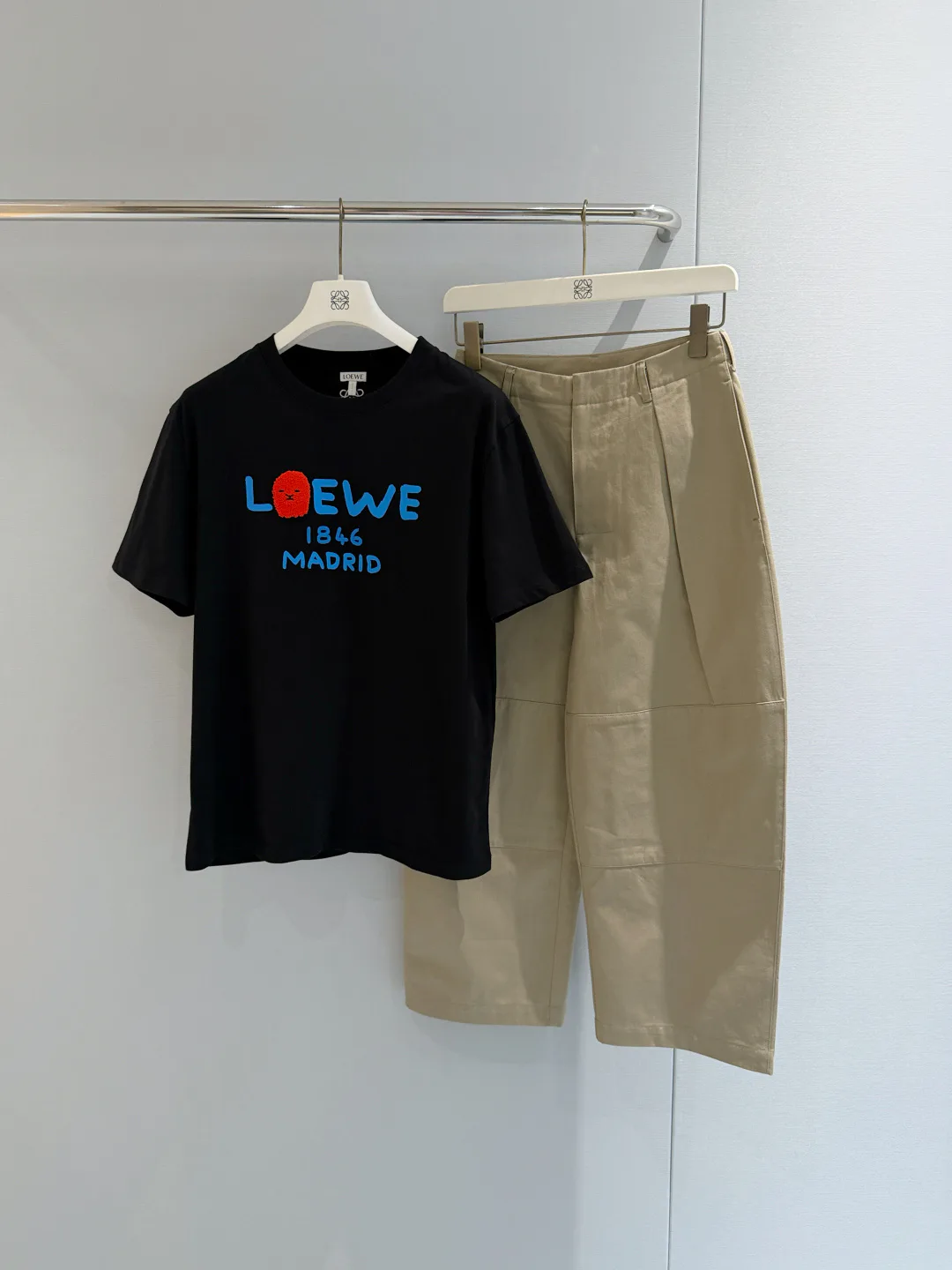 Women's T-Shirts LOEWE 17809100