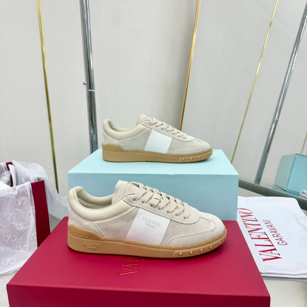Women's Sneakers VALENTINO 17955034