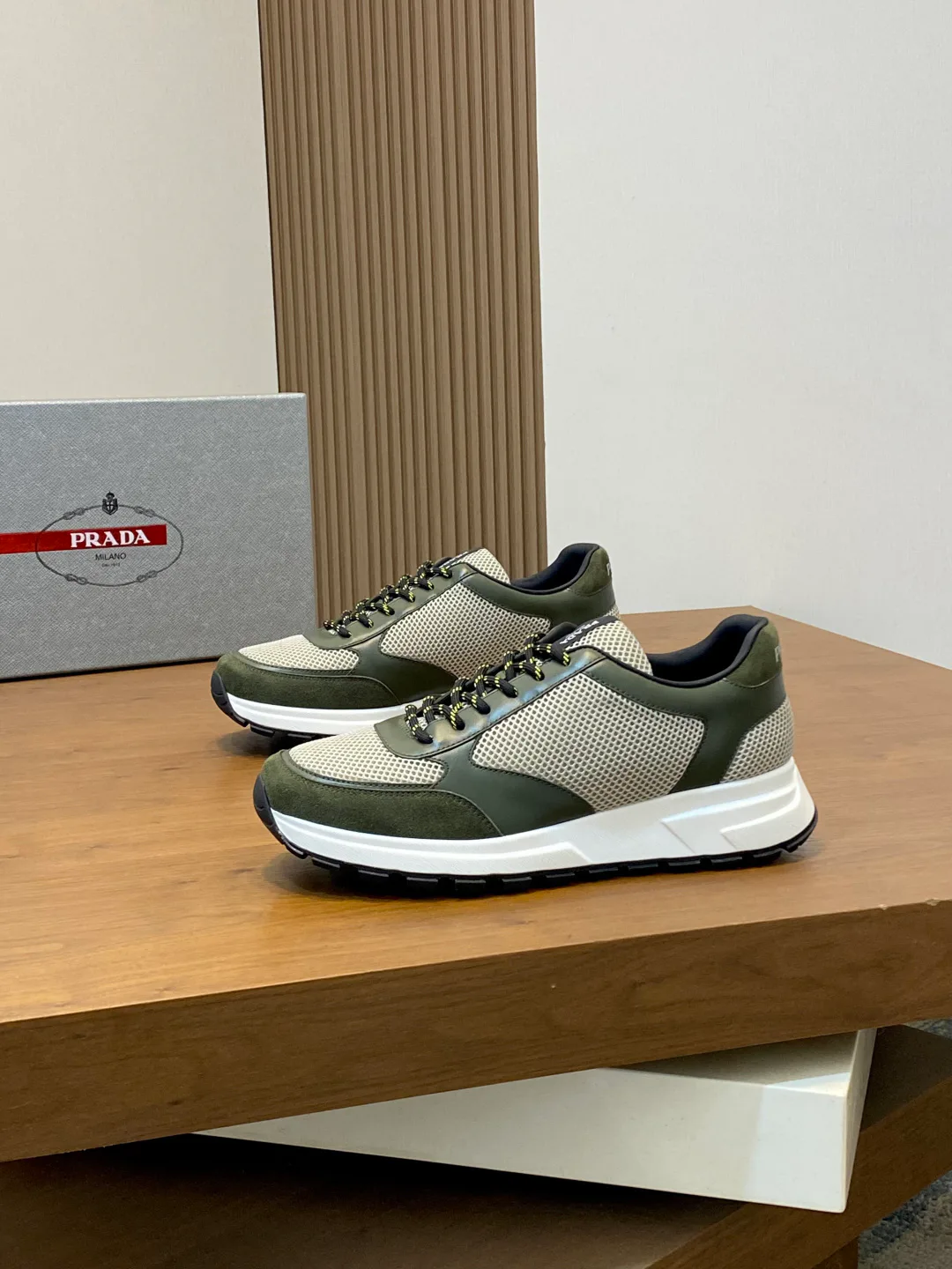 Men's Sneakers PRADA 18079029