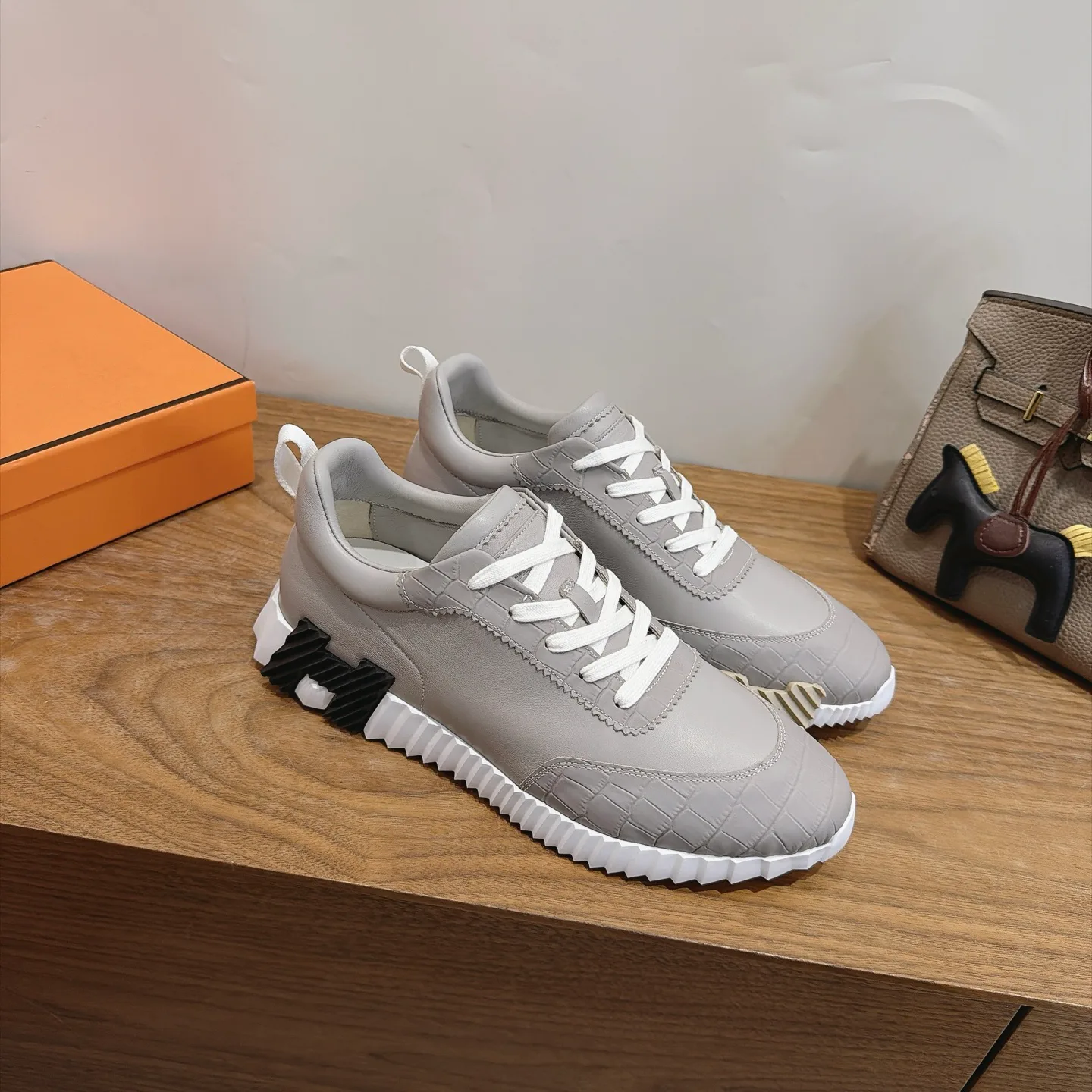 Women's Sneakers HERMES 17874218