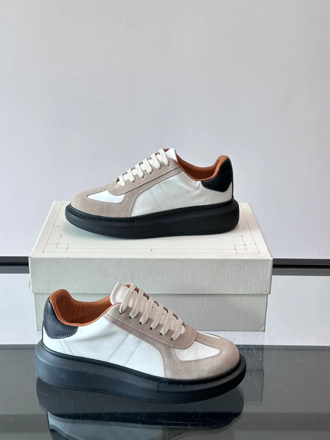 Women's Sneakers ALEXANDER MCQUEEN 17328777