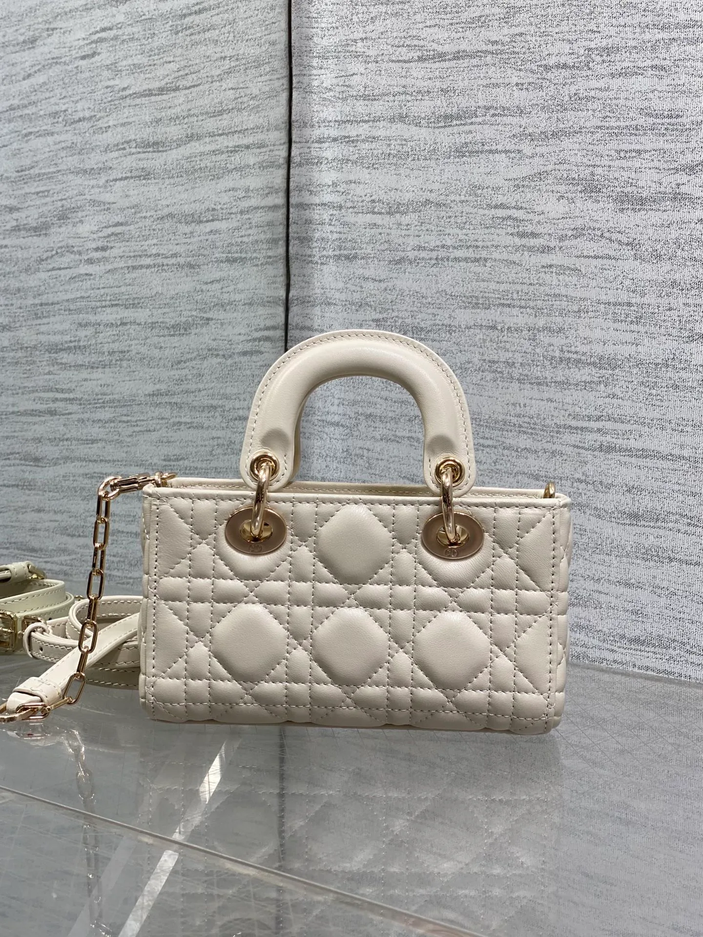 Women's Classic Handbags CHRISTIAN DIOR 18070561