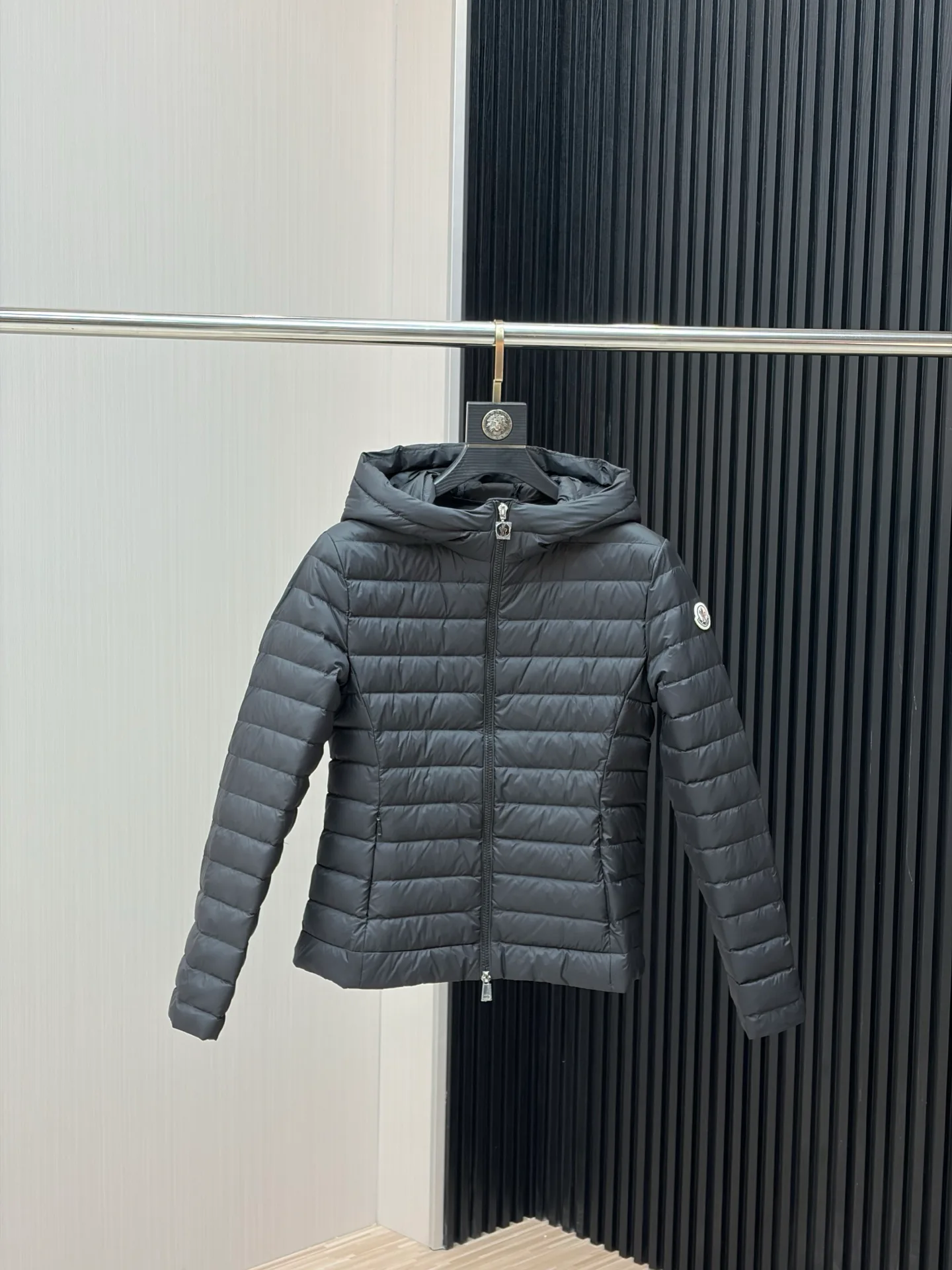 Men's Jackets And Down Jackets MONCLER 17908042