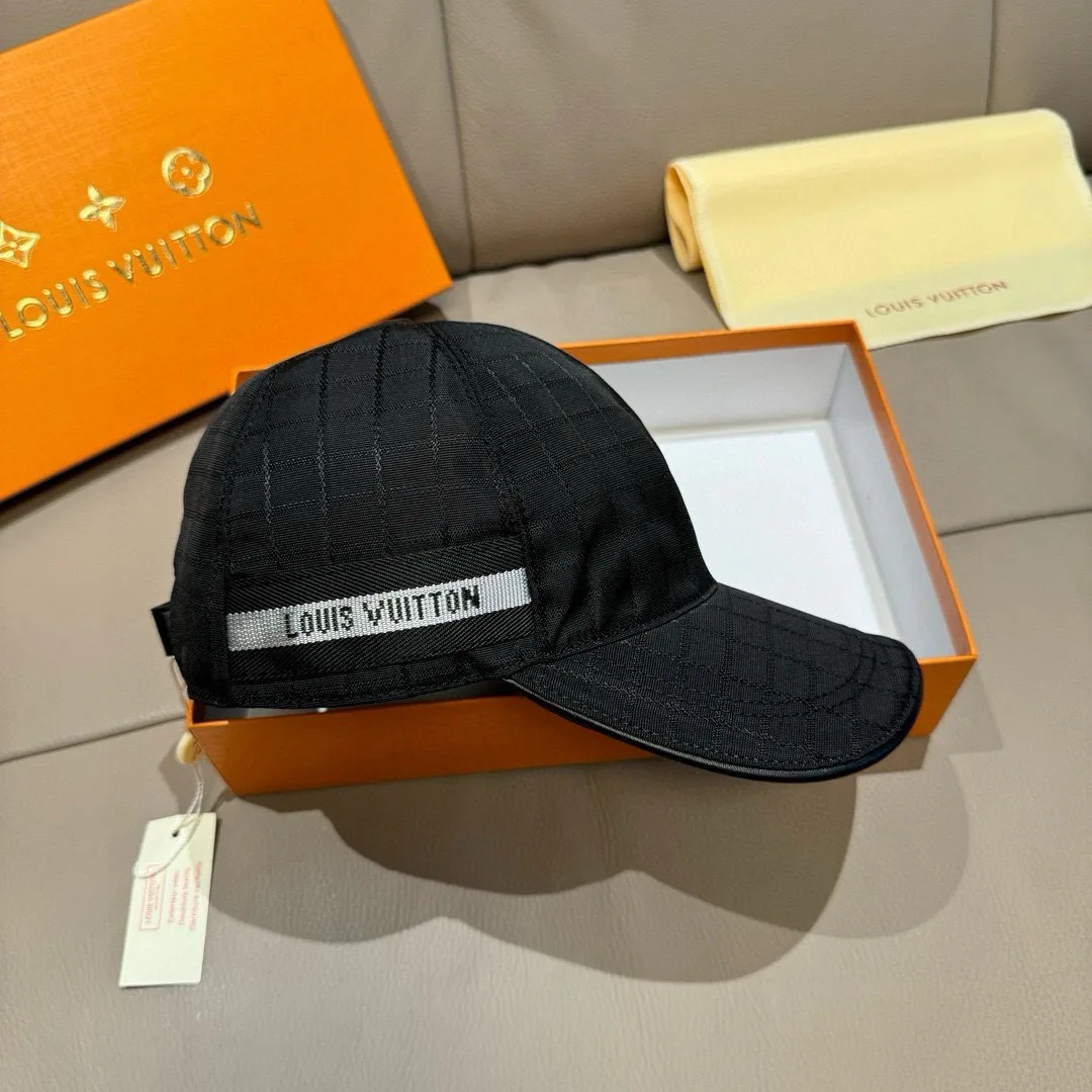 Hats LOUIS VUITTON 17515272