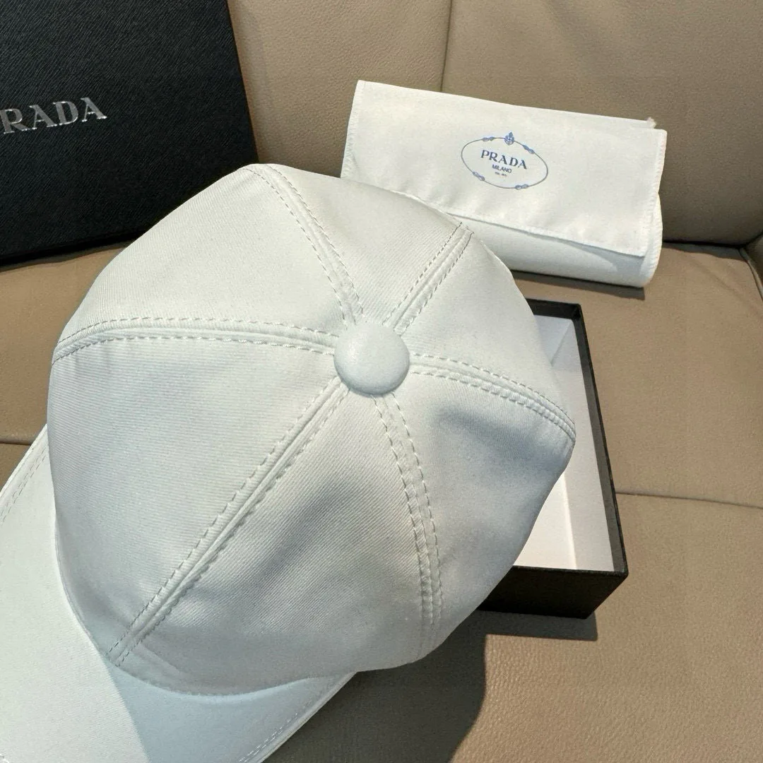 Hats PRADA 17515249