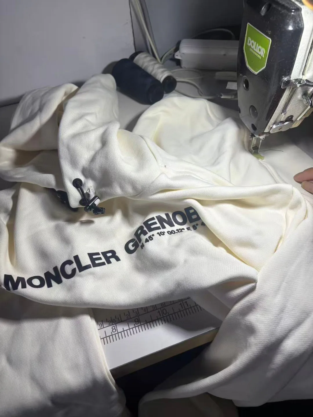 Men's Sweatshirts And Hoodies MONCLER 17480581