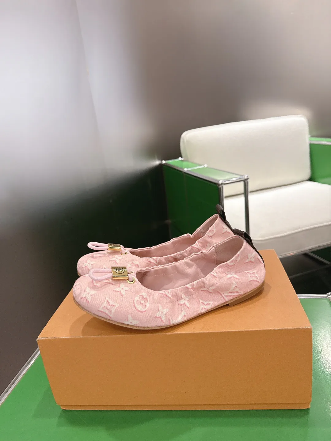 Women's Ballet Flats LOUIS VUITTON 16829874