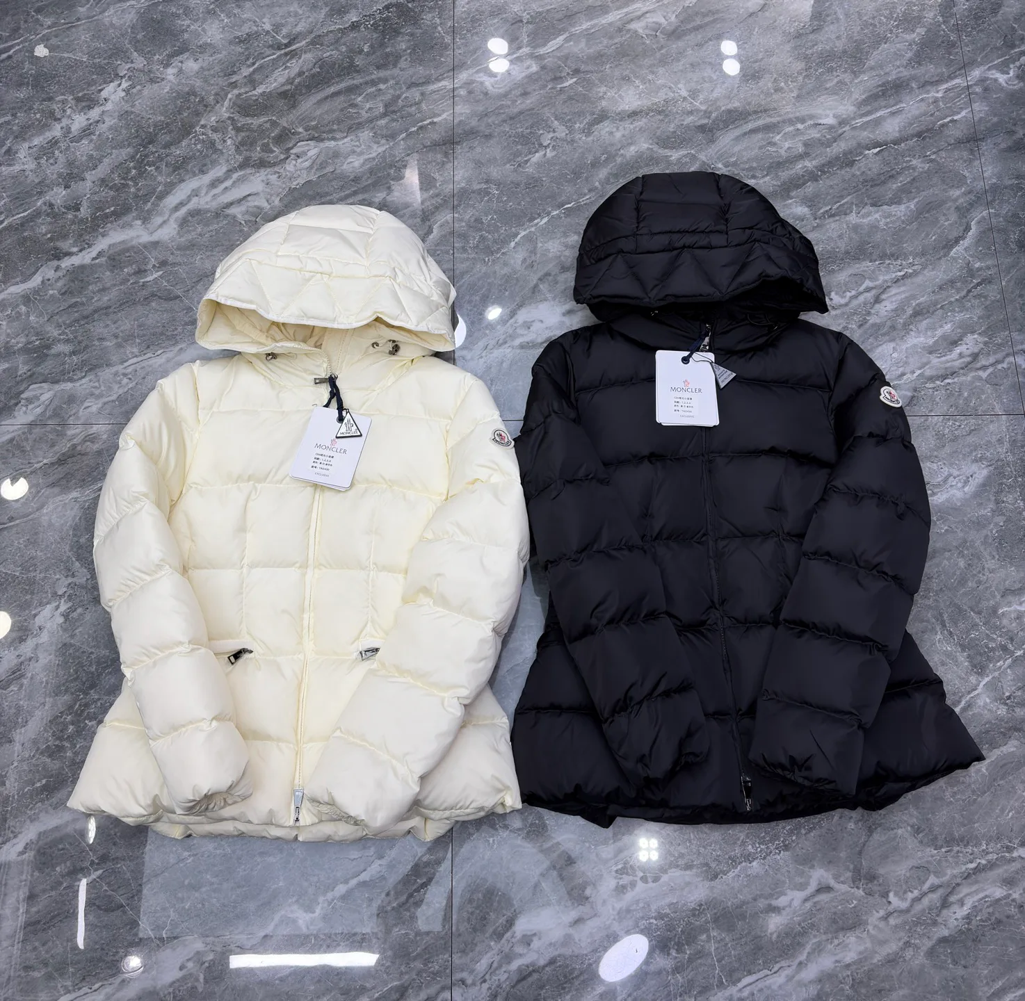 Women's Jackets And Down Jackets MONCLER 17801608