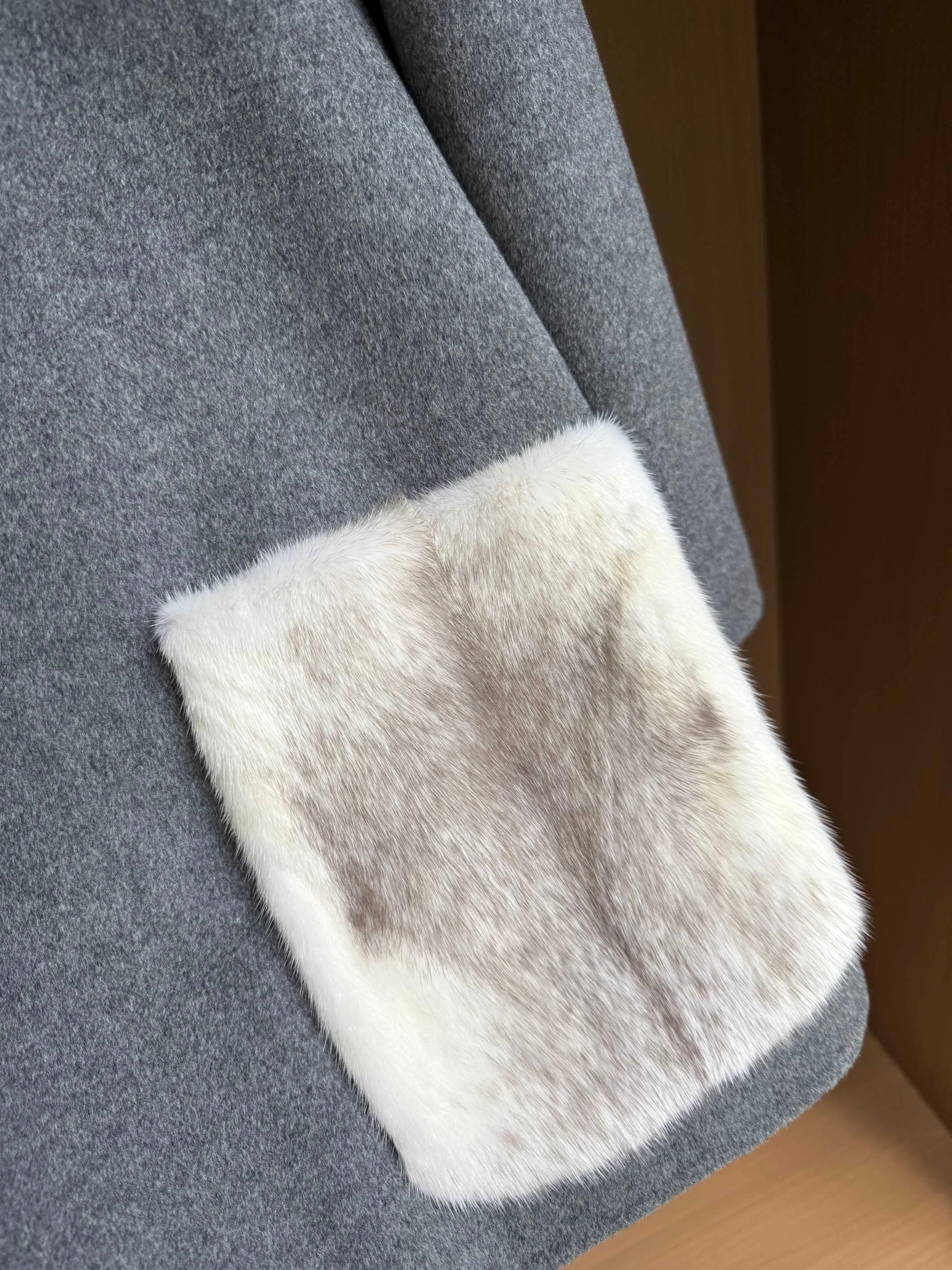 Women's Coats LORO PIANA 17959105