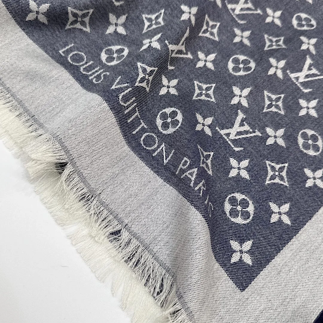 Scarves LOUIS VUITTON 17805235