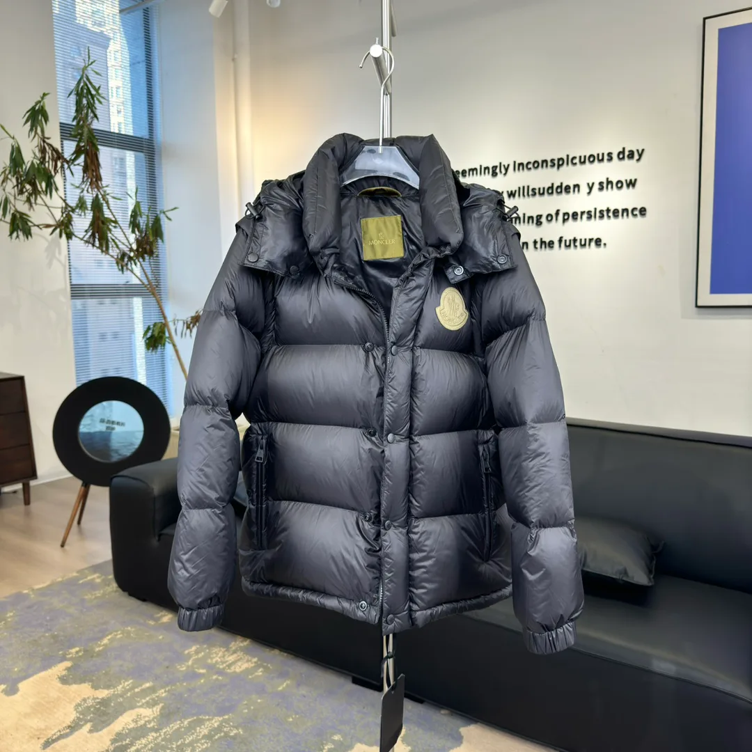 Куртки И Пуховики Мужские Moncler 18684494