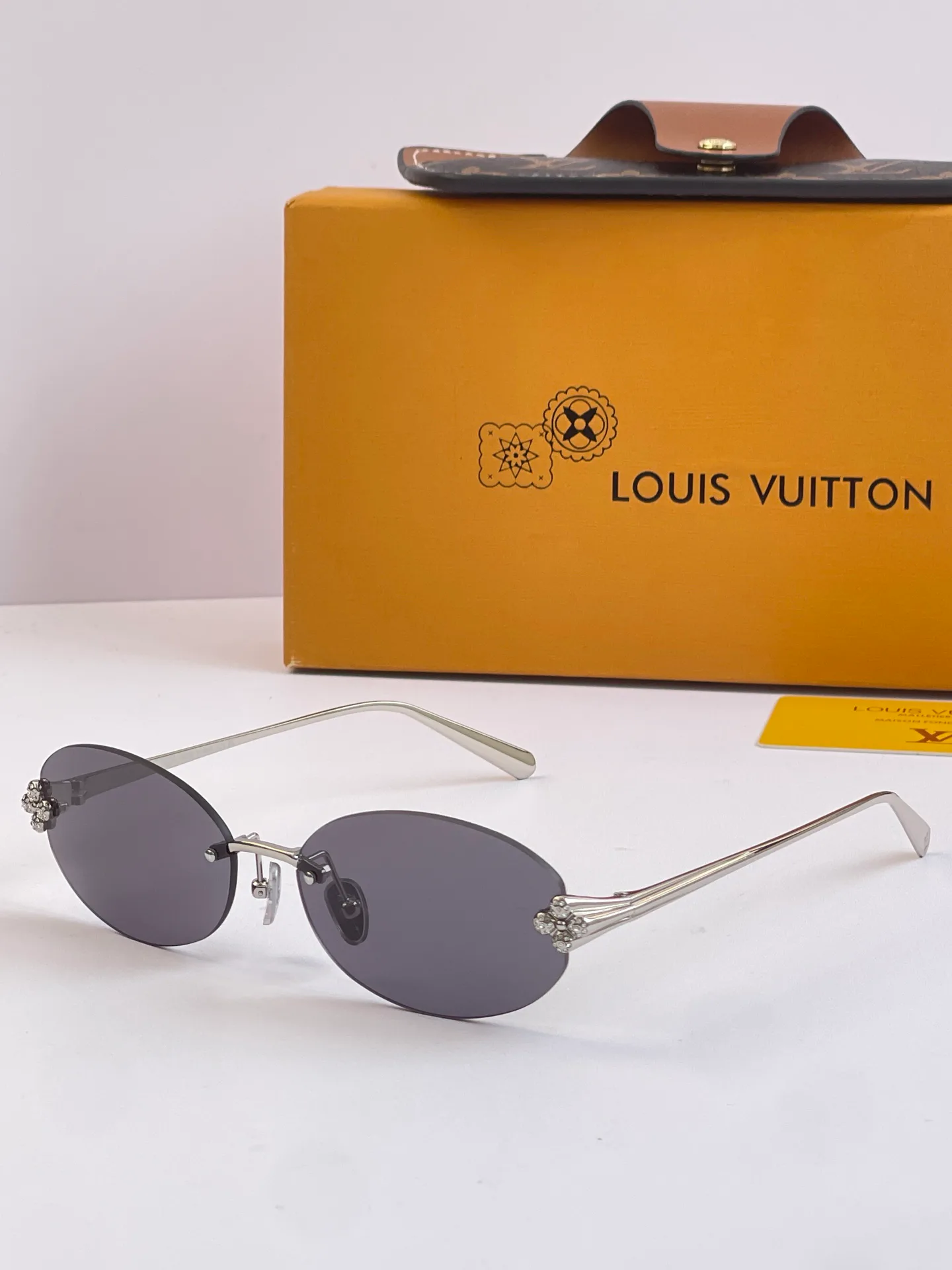 Glasses LOUIS VUITTON 18226193