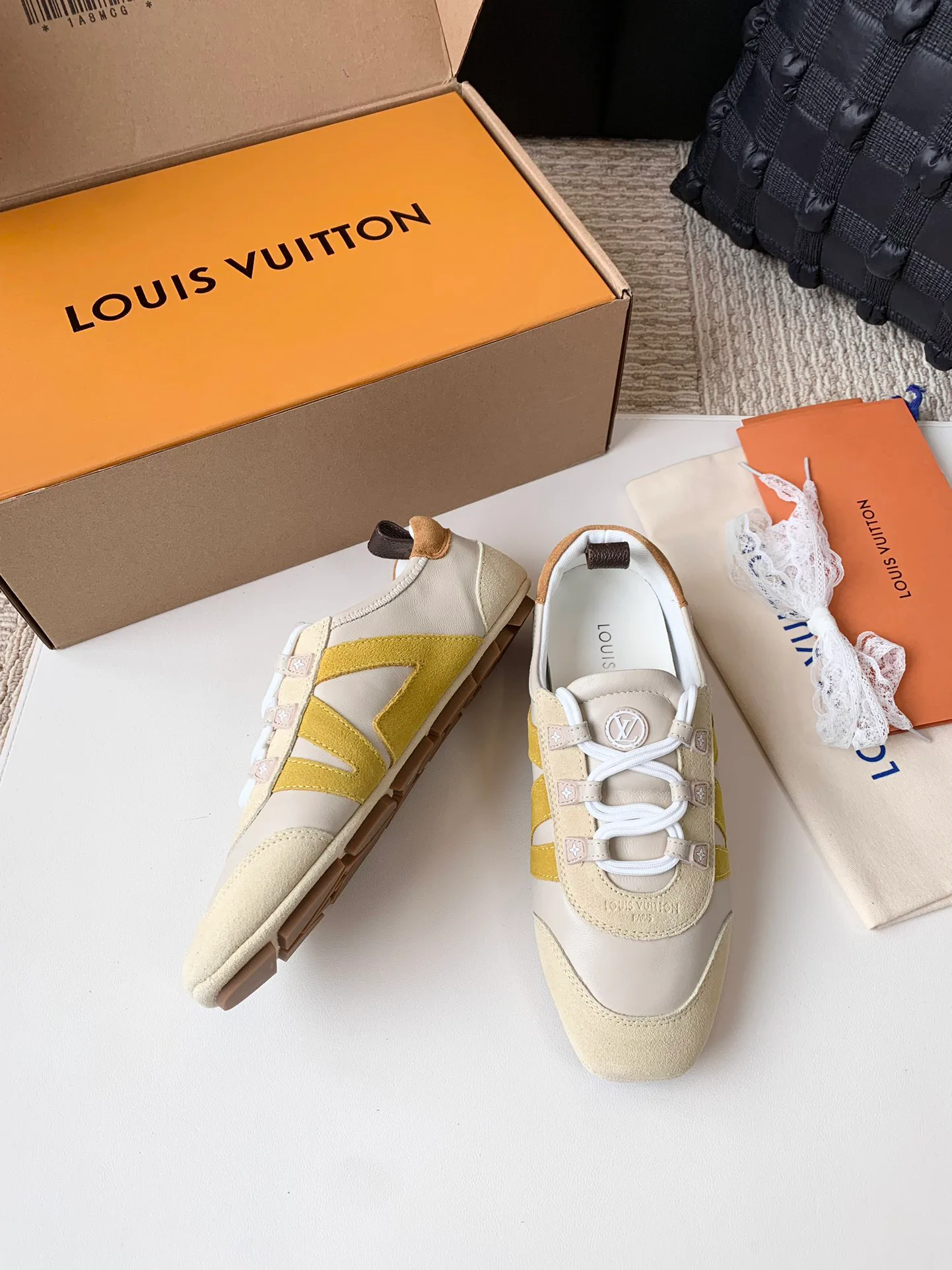Women's Sneakers LOUIS VUITTON 17753812