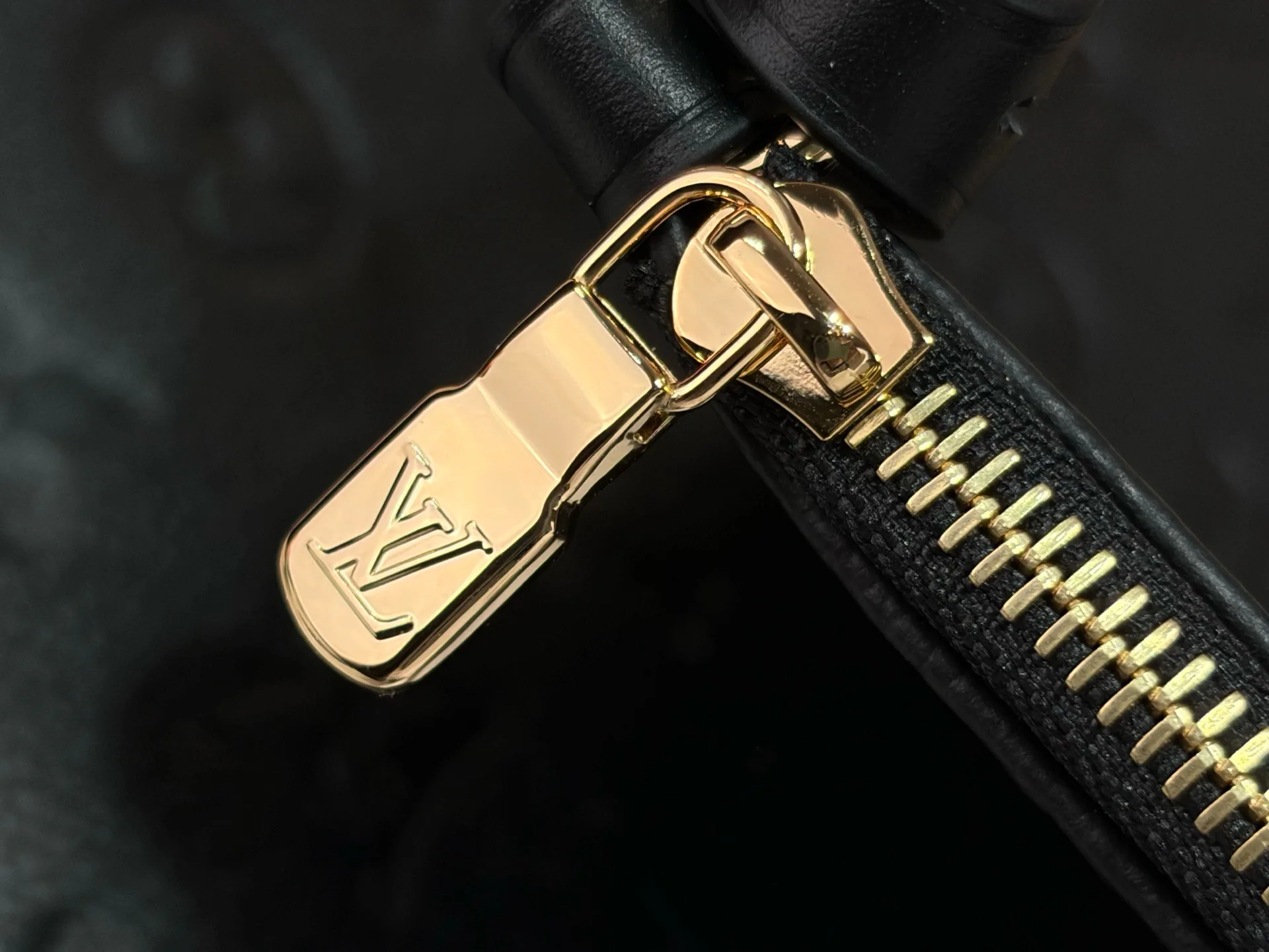 Women's Classic Handbags LOUIS VUITTON 17499364