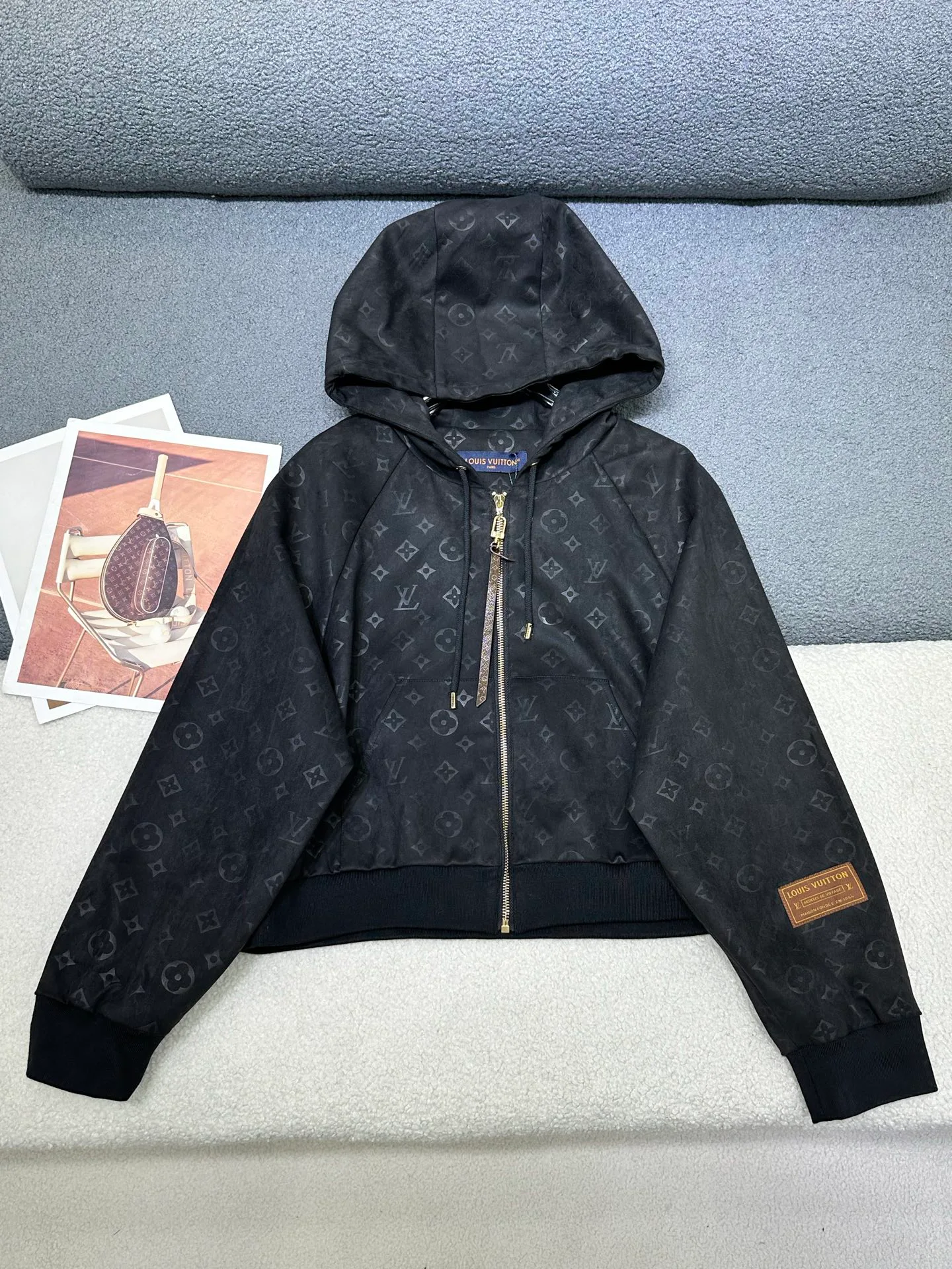 Куртки И Пуховики Женские Louis Vuitton 18594341