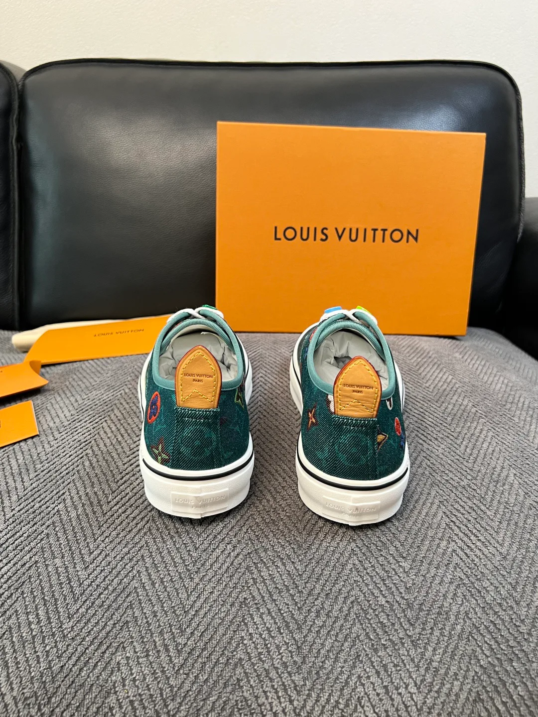 Men's Sneakers LOUIS VUITTON 18495407