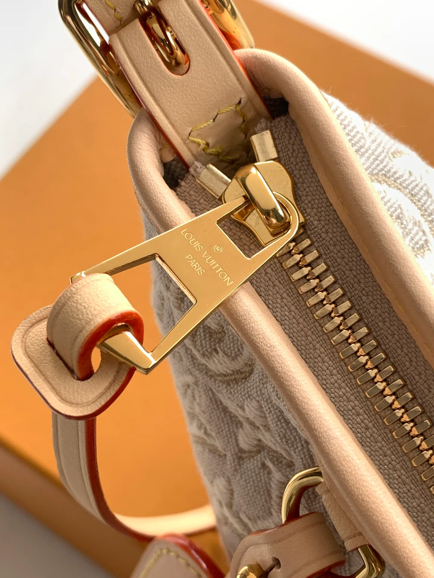 Women's Classic Handbags LOUIS VUITTON 17483340
