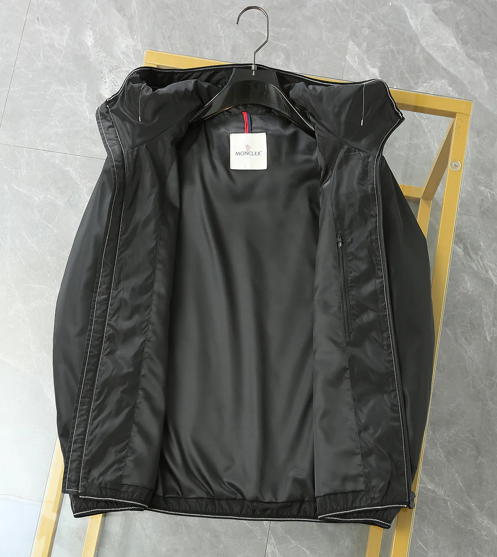 Men's Jackets And Down Jackets MONCLER 18157379