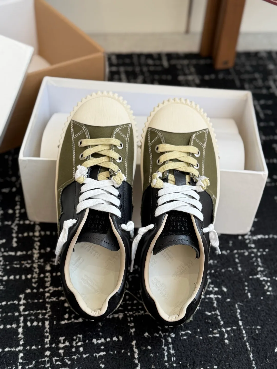 Women's Sneakers MAISON MARGIELA 17802577