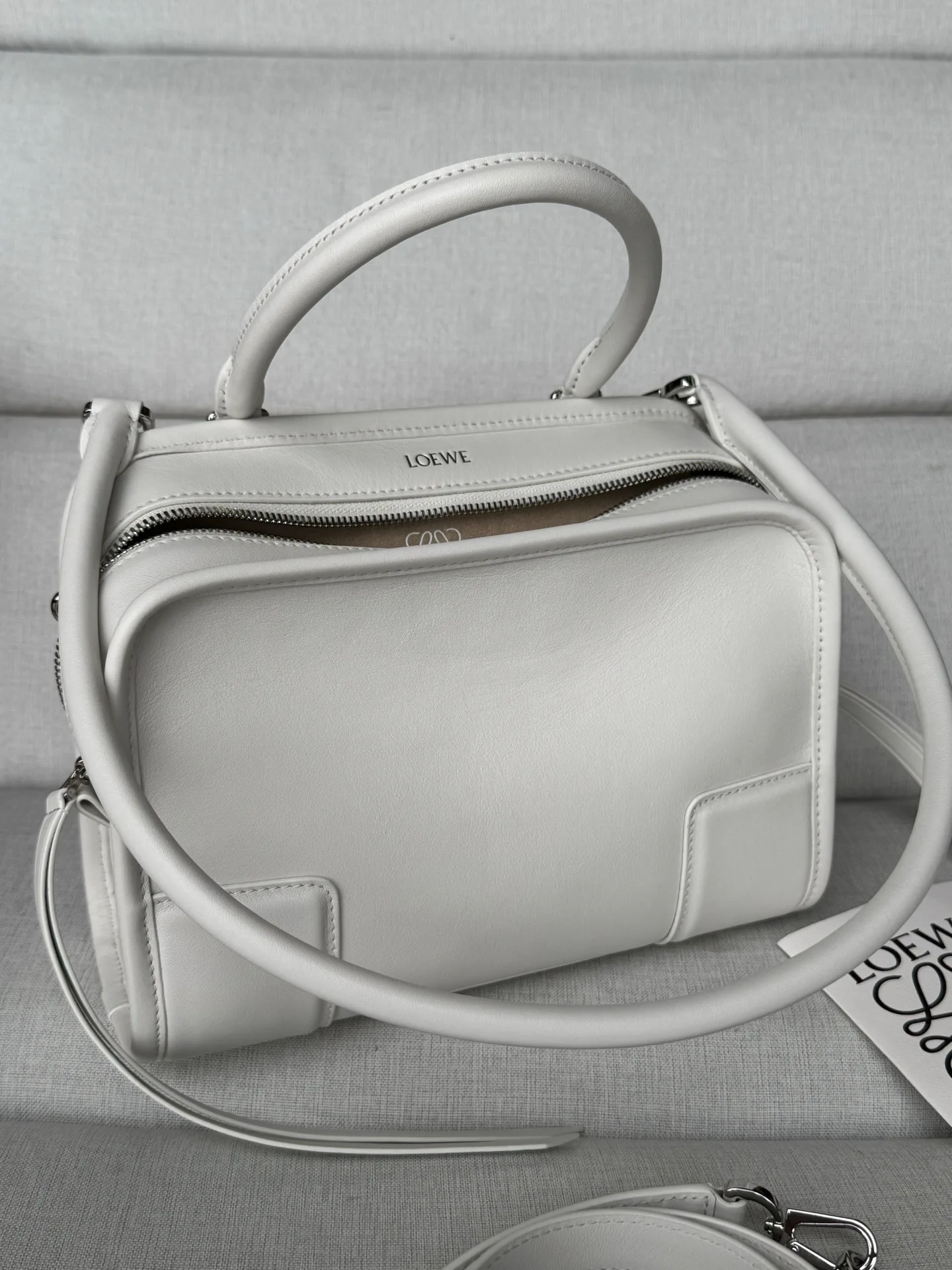 Women's Classic Handbags LOEWE 17927647