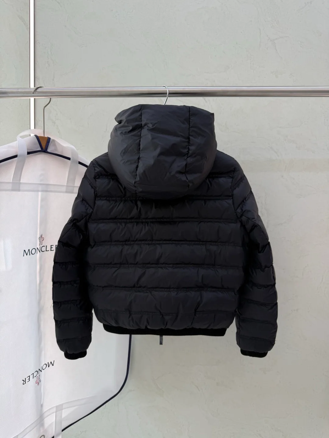 Women's Jackets And Down Jackets MONCLER 18052698