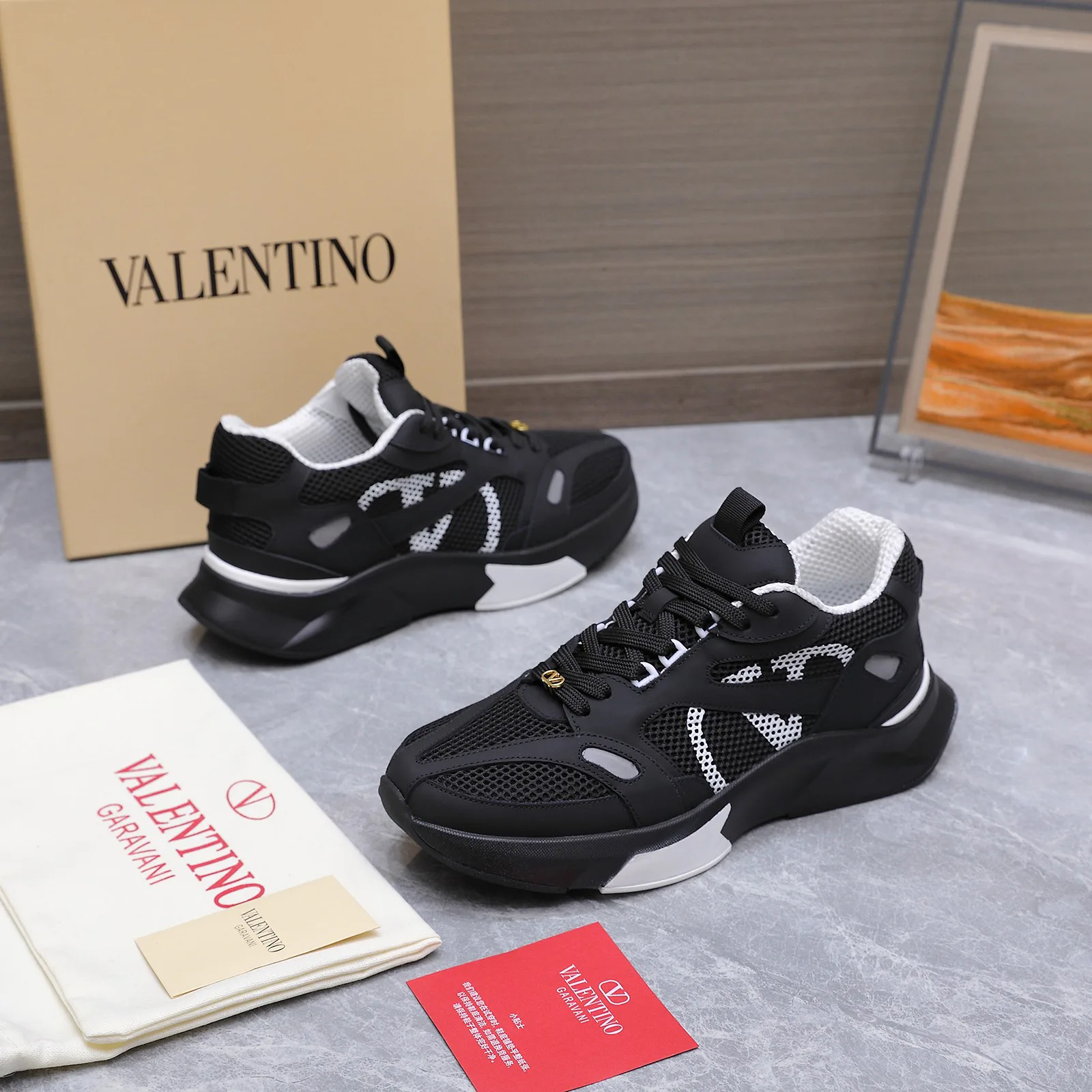 Men's Sneakers VALENTINO 17604590