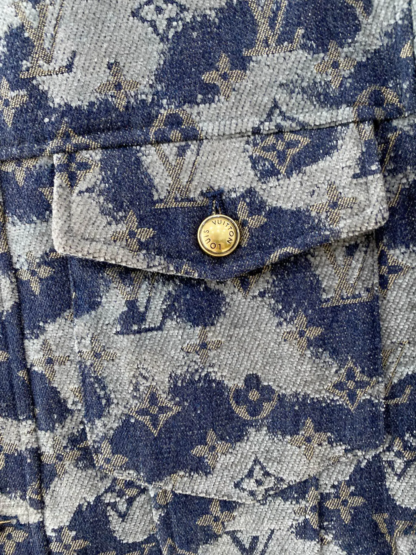 Men's Jackets And Down Jackets LOUIS VUITTON 18368829