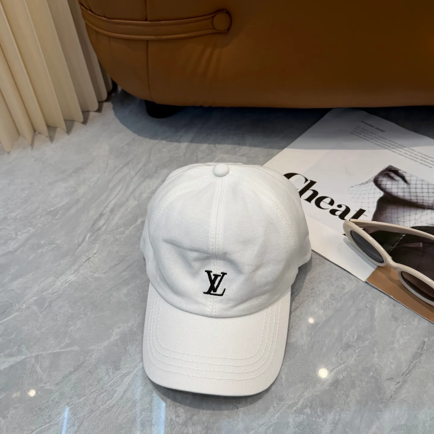 Hats LOUIS VUITTON 17411592