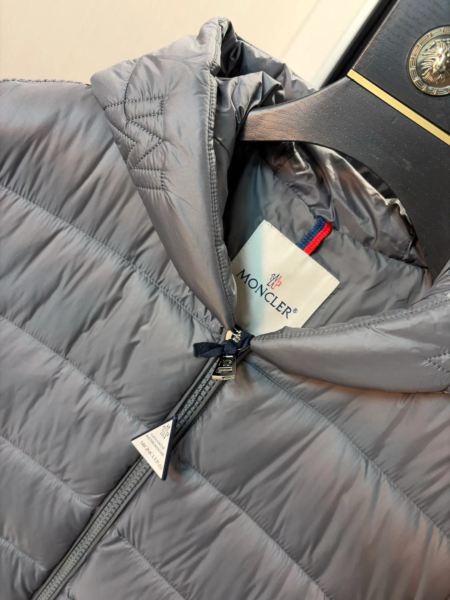 Women's Jackets And Down Jackets MONCLER 18391738