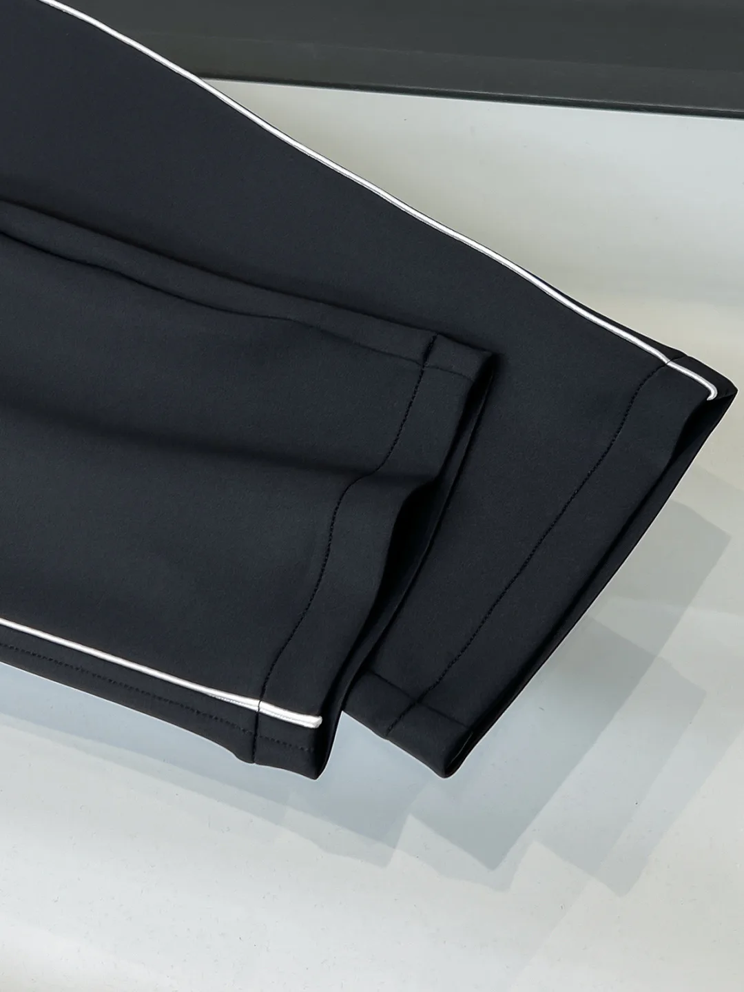 Men's Trousers LOUIS VUITTON 18499211