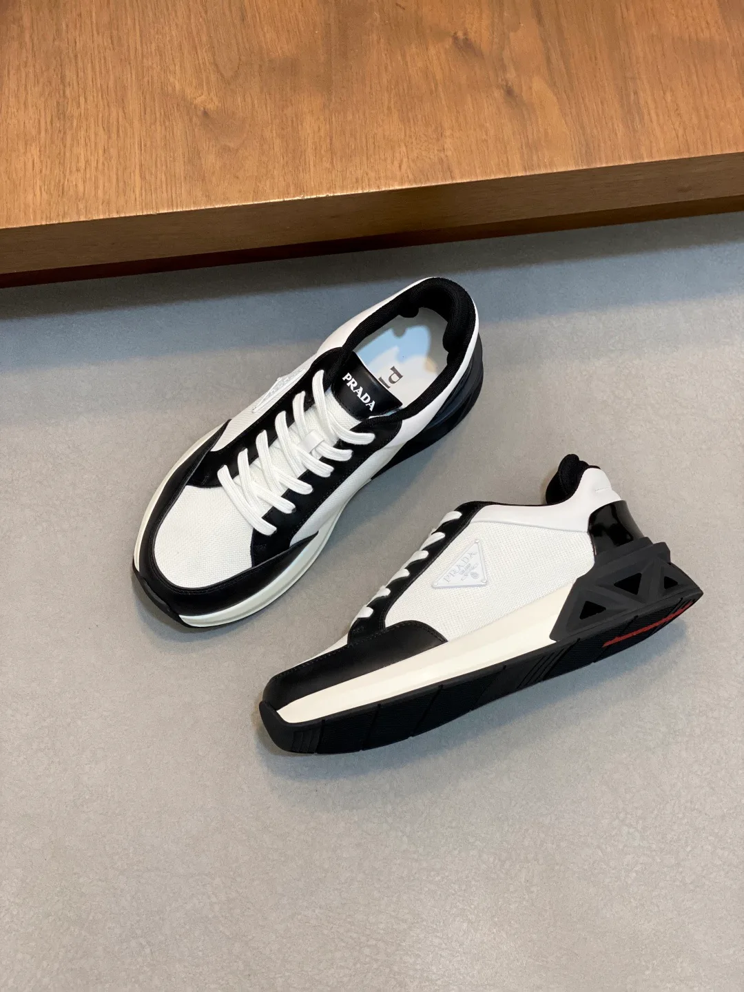 Men's Sneakers PRADA 18116626