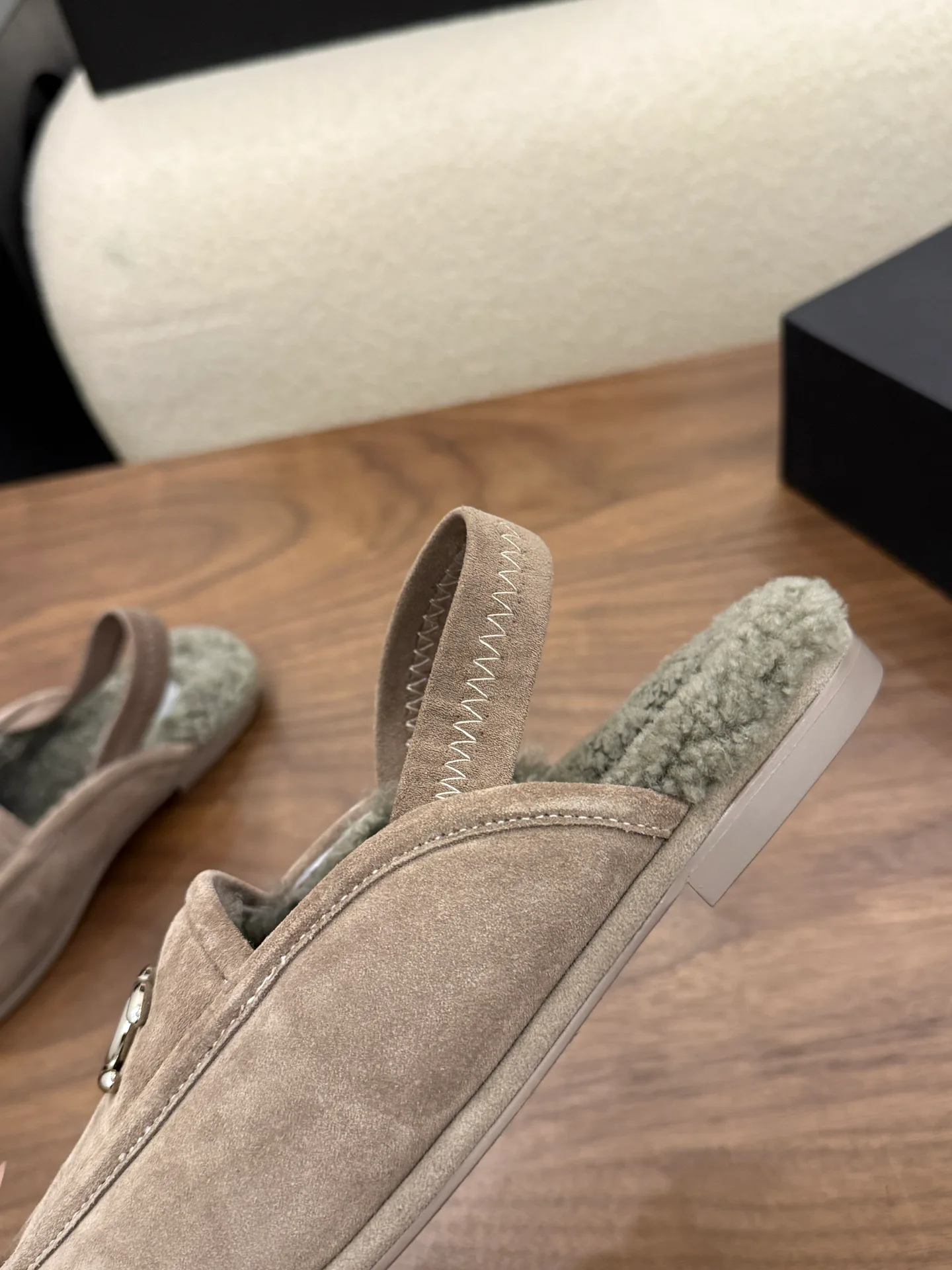 Women's Loafers And Moccasins CHANEL 18223717