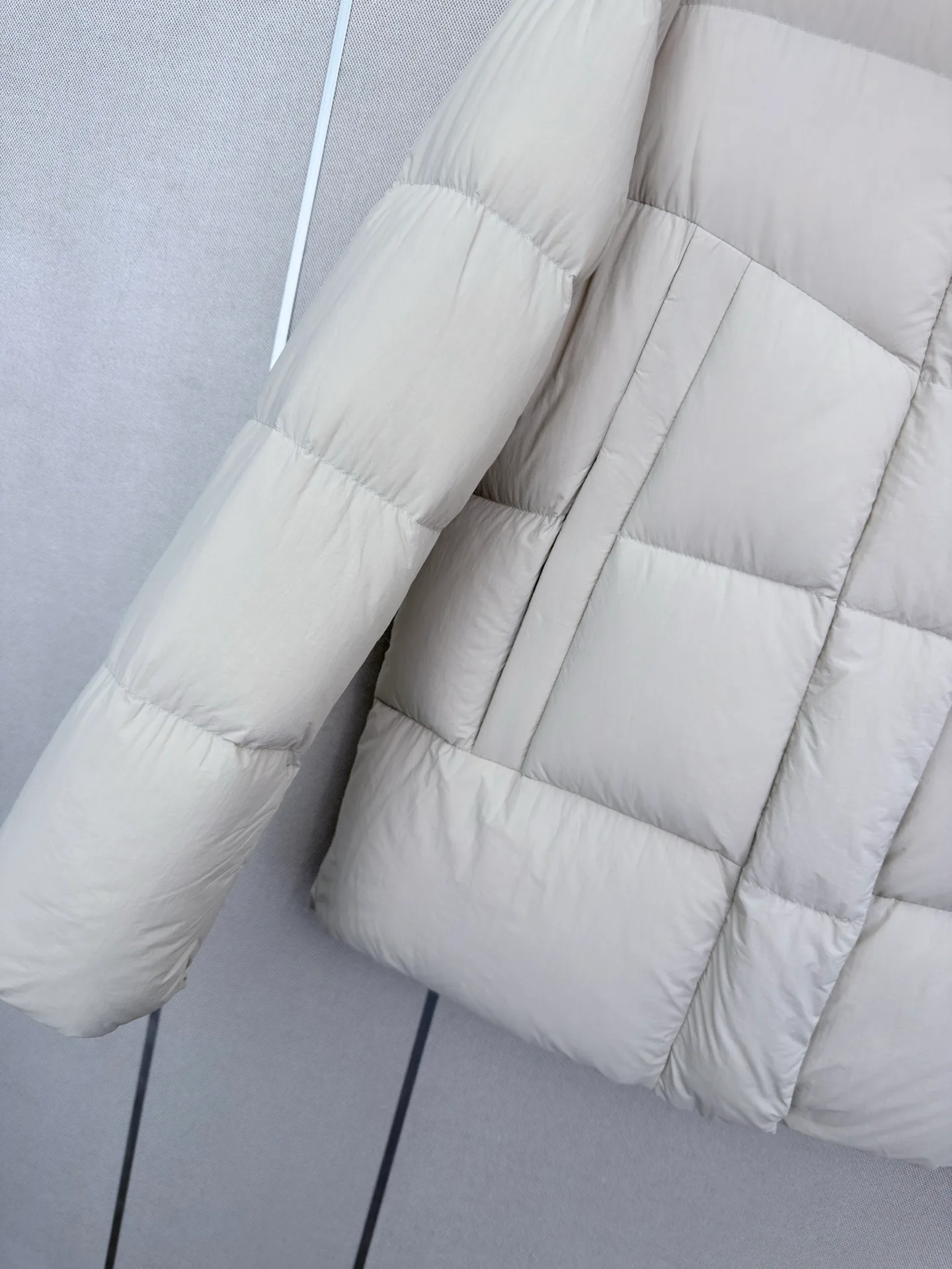 Women's Jackets And Down Jackets LOEWE 18408014