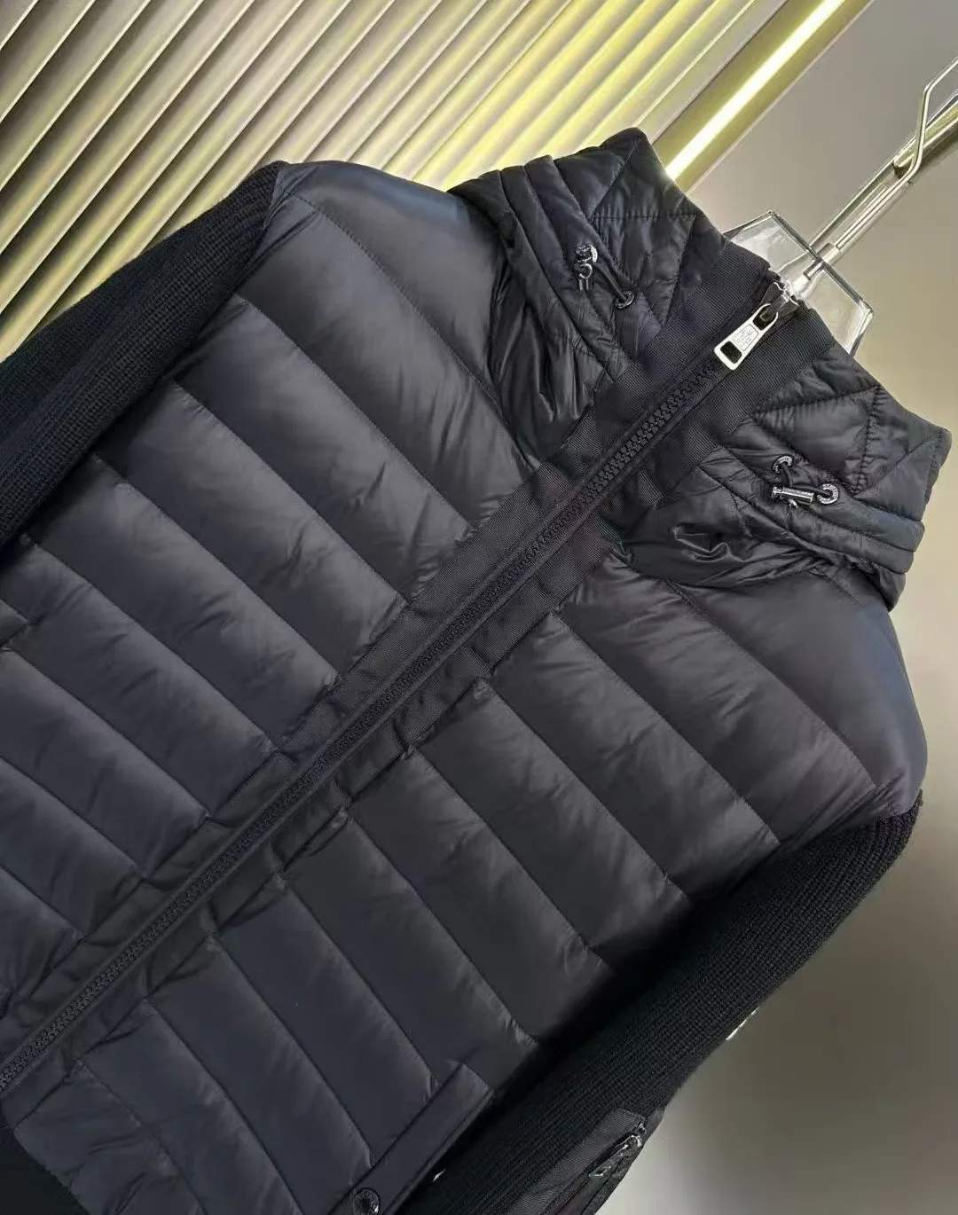 Women's Jackets And Down Jackets MONCLER 18131382