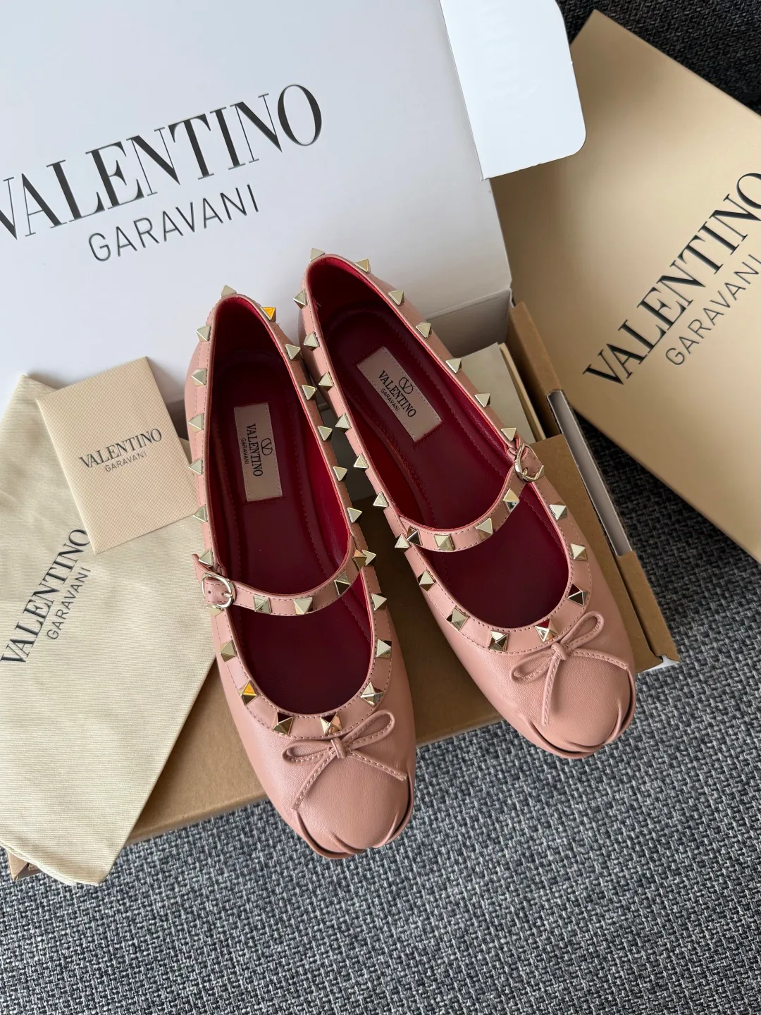 Women's Ballet Flats VALENTINO 18243752