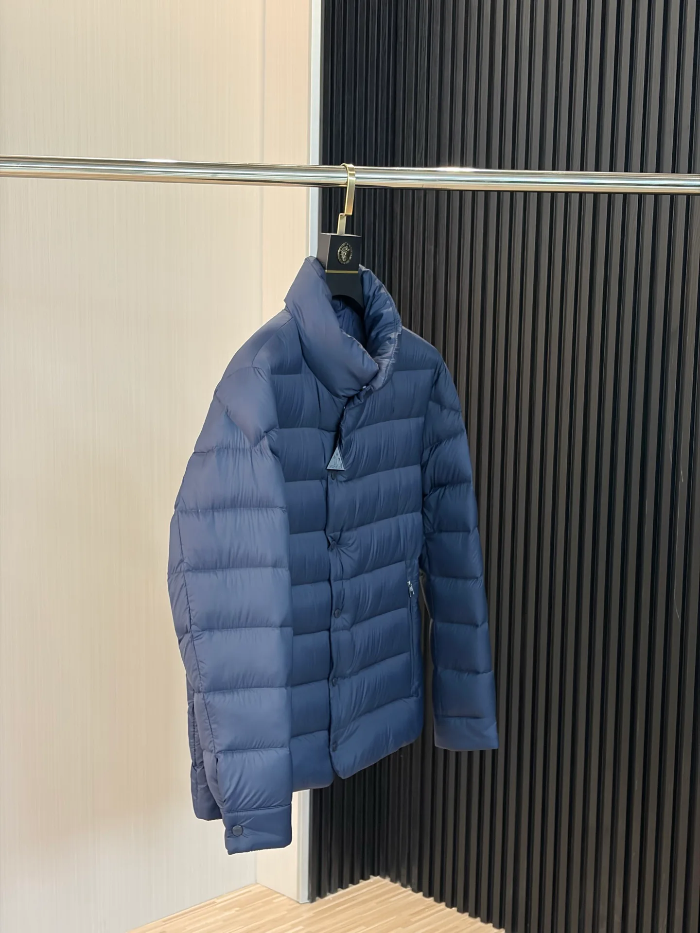 Women's Jackets And Down Jackets MONCLER 17868388