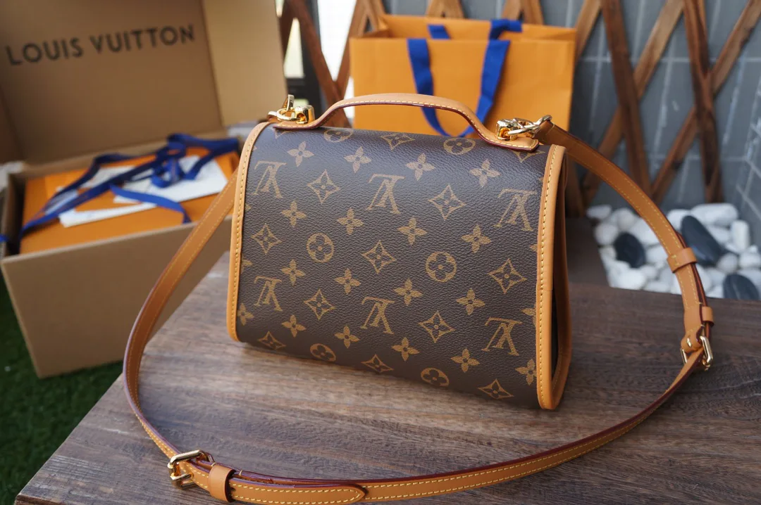 Women's Classic Handbags LOUIS VUITTON 17882298
