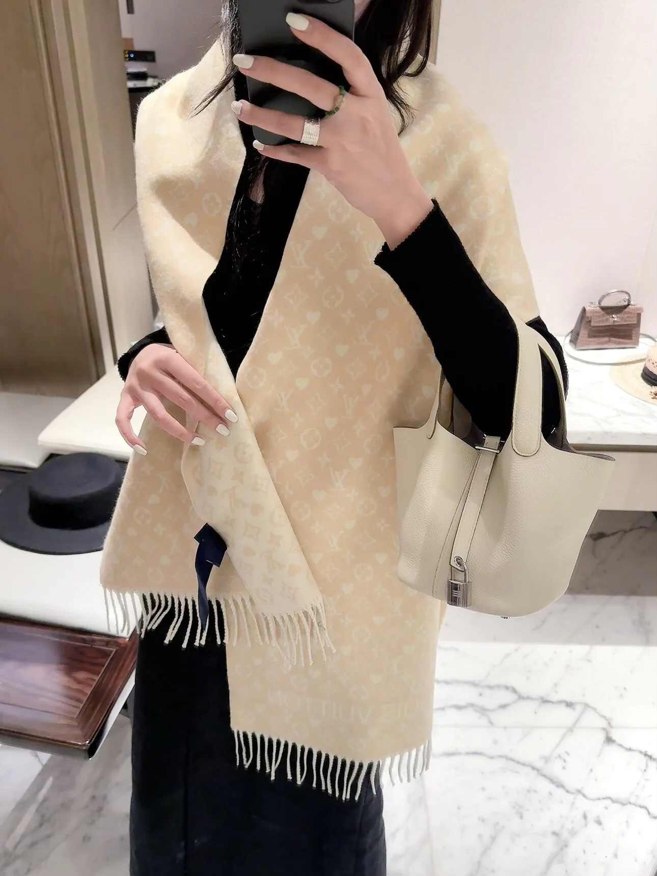 Scarves LOUIS VUITTON 18450153