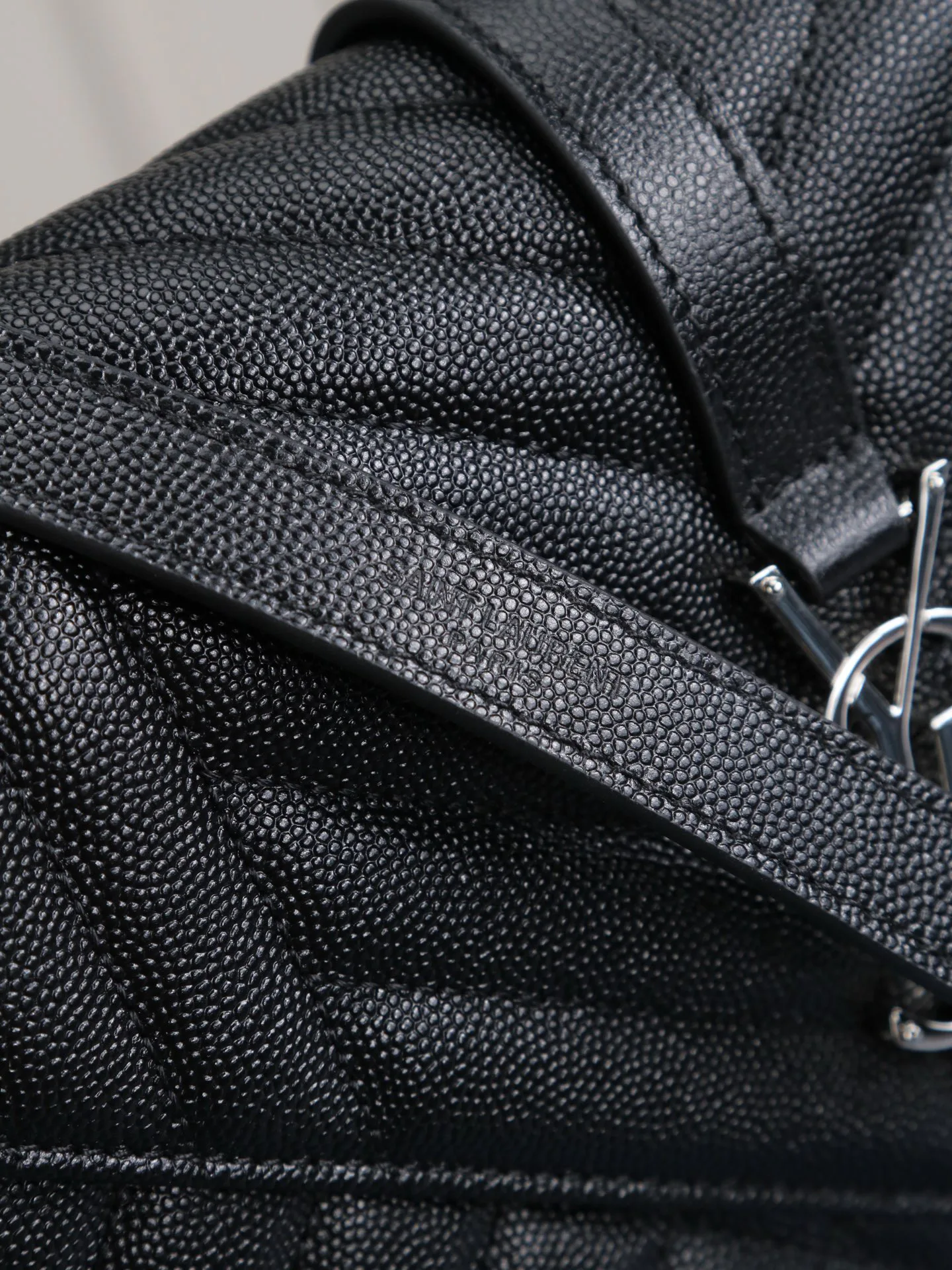 Women's Classic Handbags SAINT LAURENT 18427417