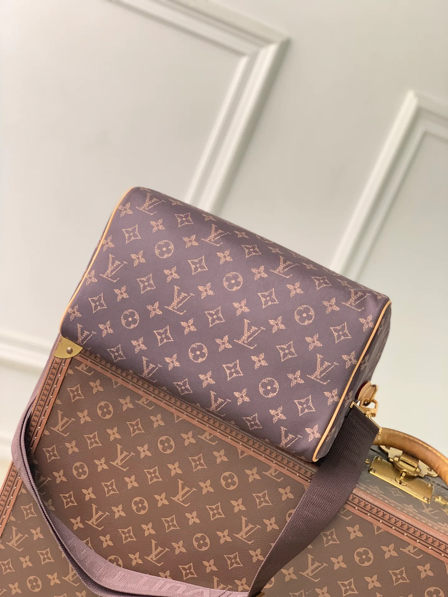 Women's Classic Handbags LOUIS VUITTON 18147469