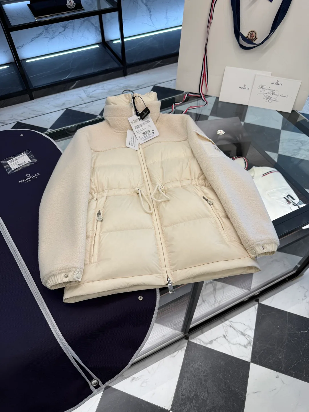 Women's Jackets And Down Jackets MONCLER 19554353