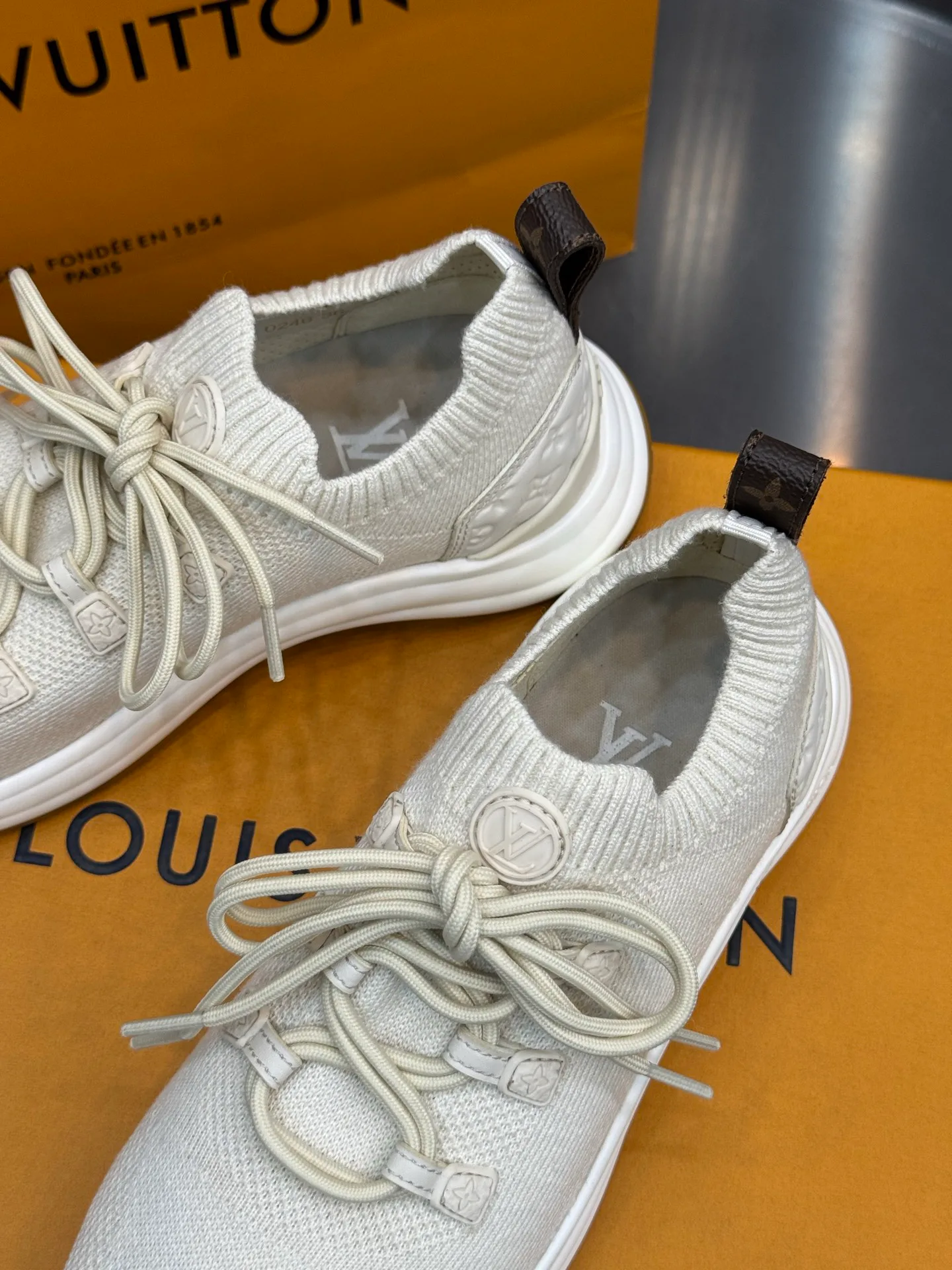 Women's Sneakers LOUIS VUITTON 18202472
