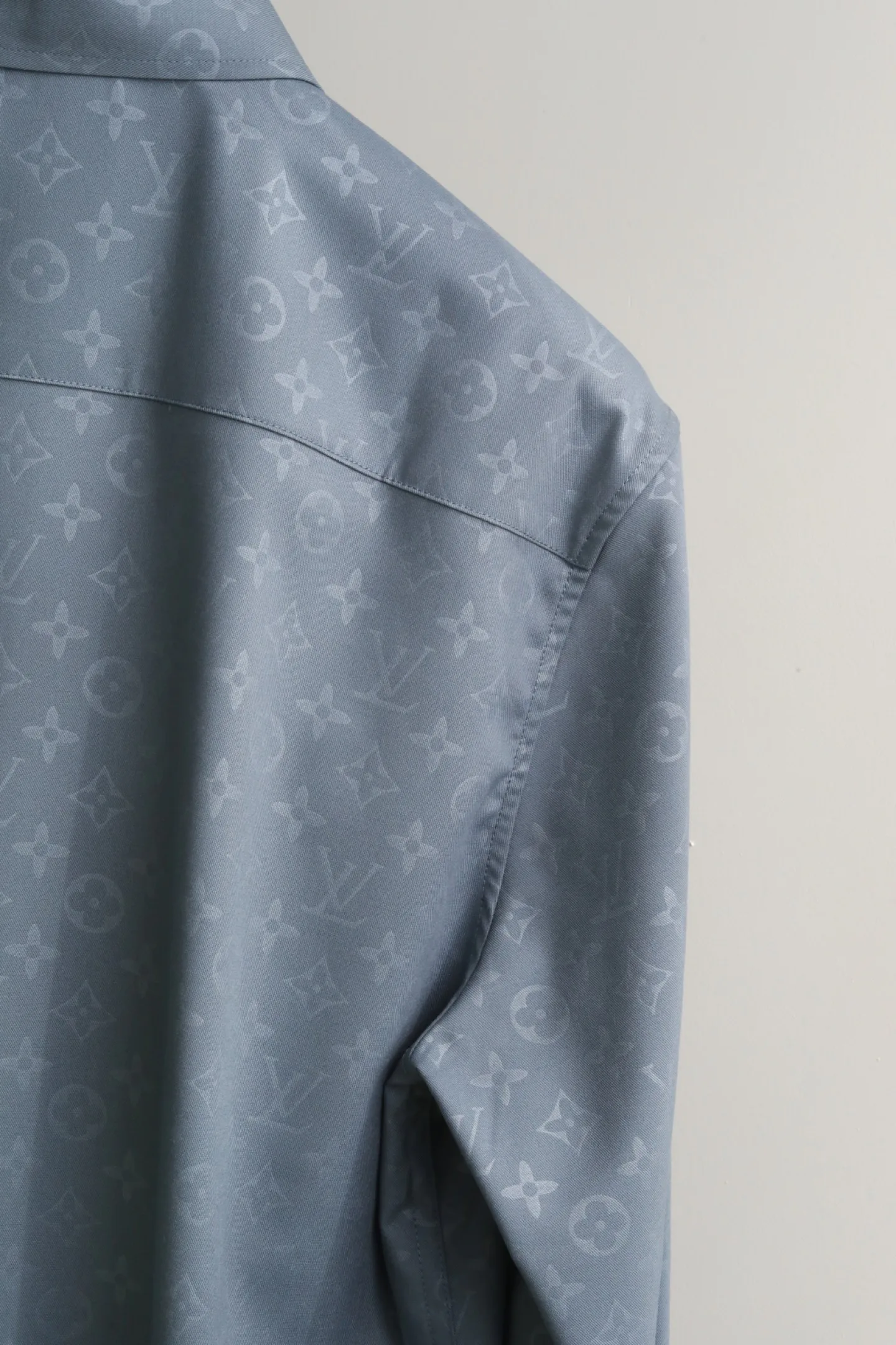 Men's Shirts LOUIS VUITTON 18509970