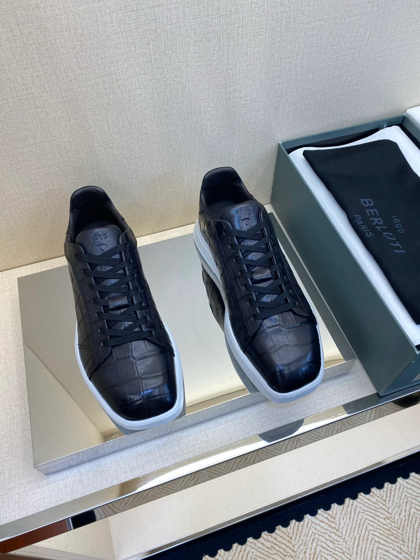 Men's Sneakers BERLUTI 18211889