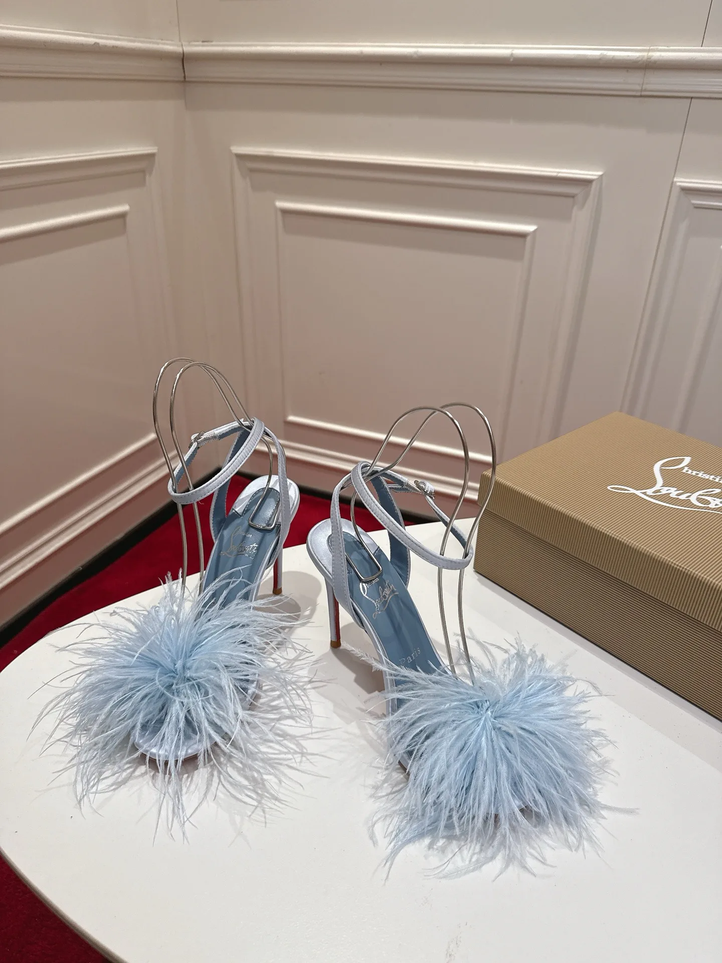 Women's Heels CHRISTIAN LOUBOUTIN 17057873
