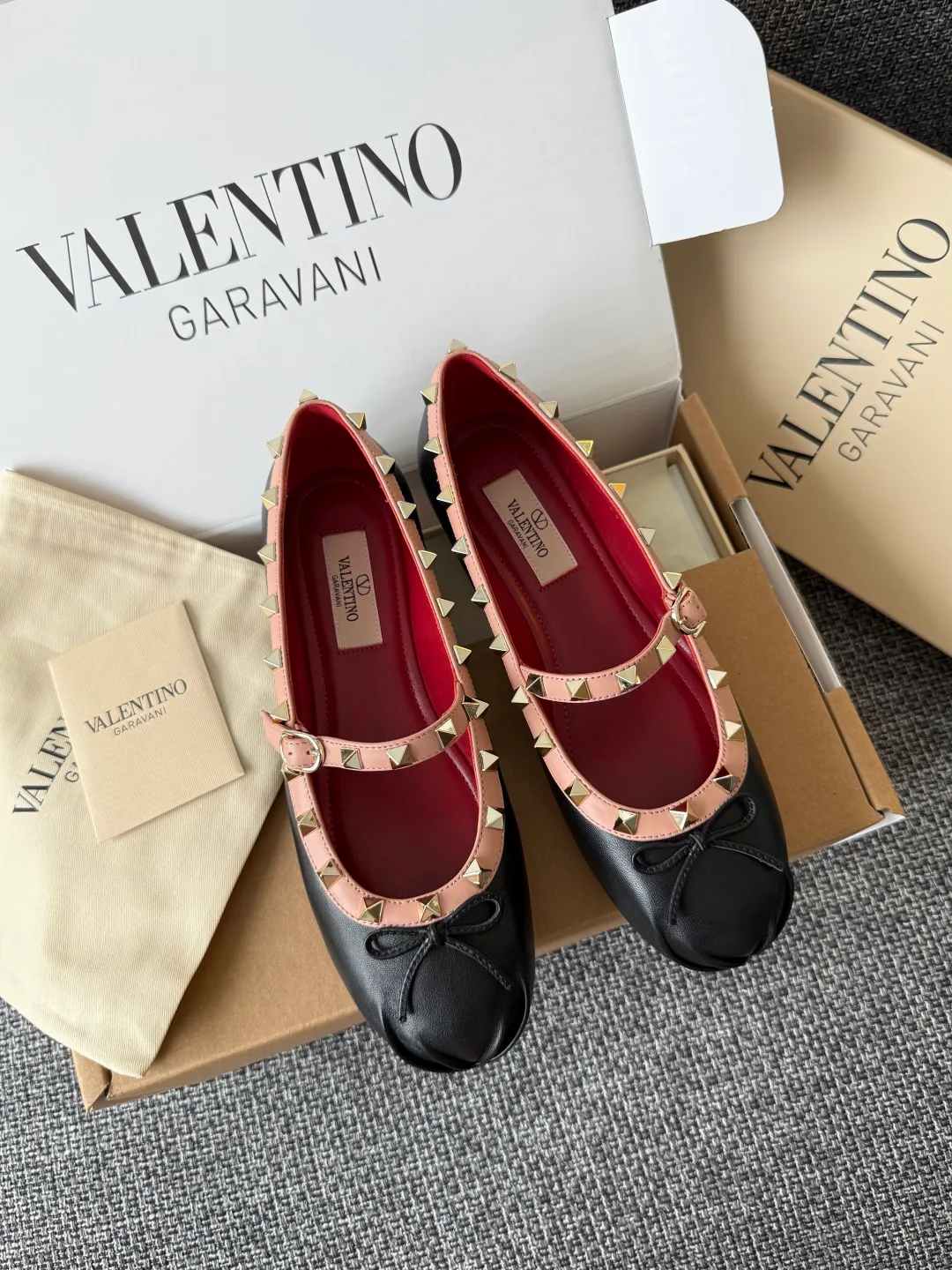 Women's Ballet Flats VALENTINO 18243754