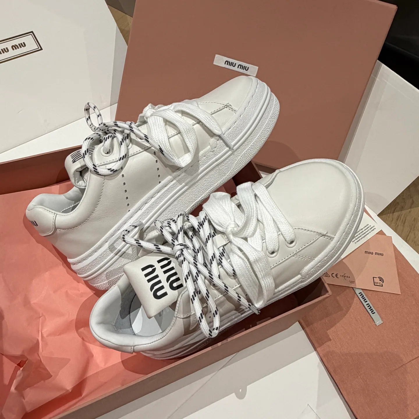 Women's Sneakers MIU MIU 18121455